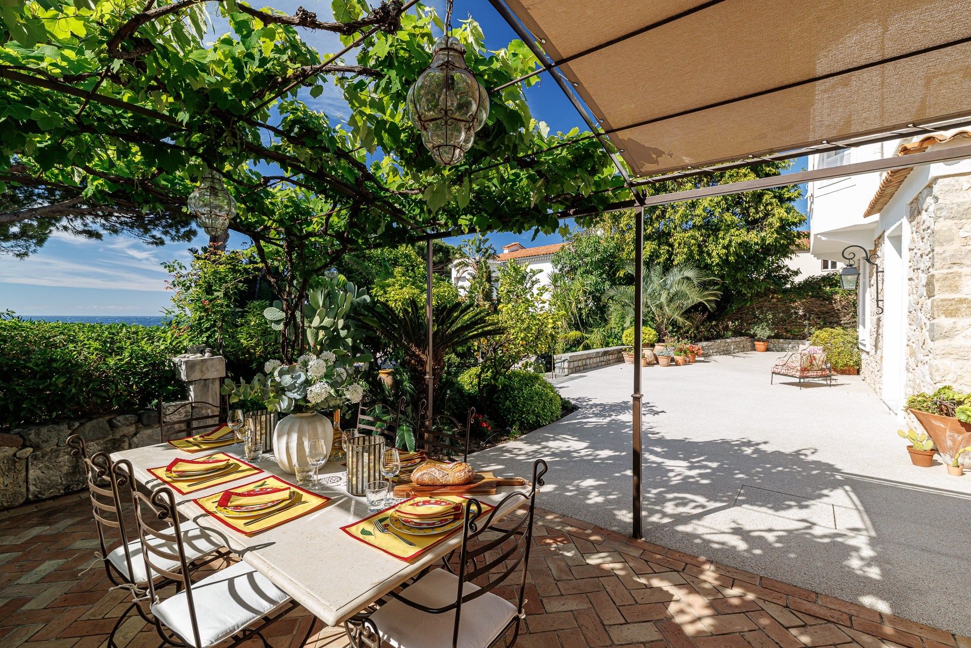 mansion 6 Rooms for sale on NICE (06000)