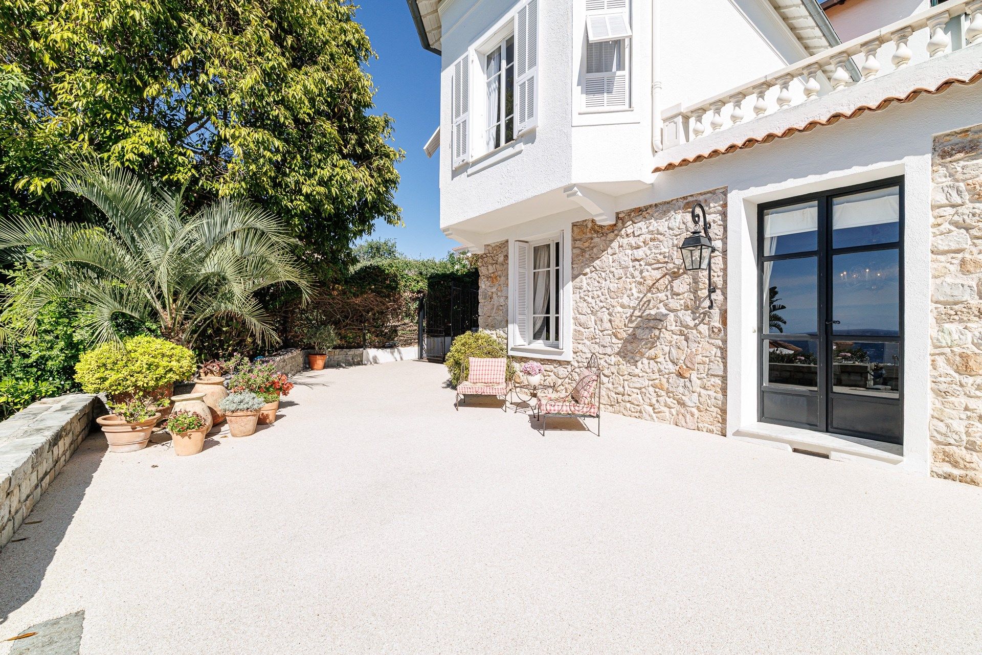 mansion 6 Rooms for sale on NICE (06000)