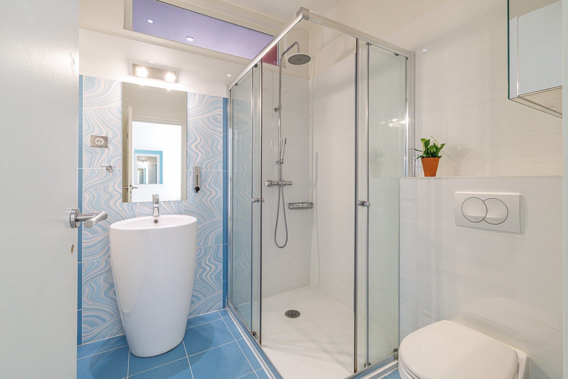 apartment 4 Rooms for sale on NICE (06000)