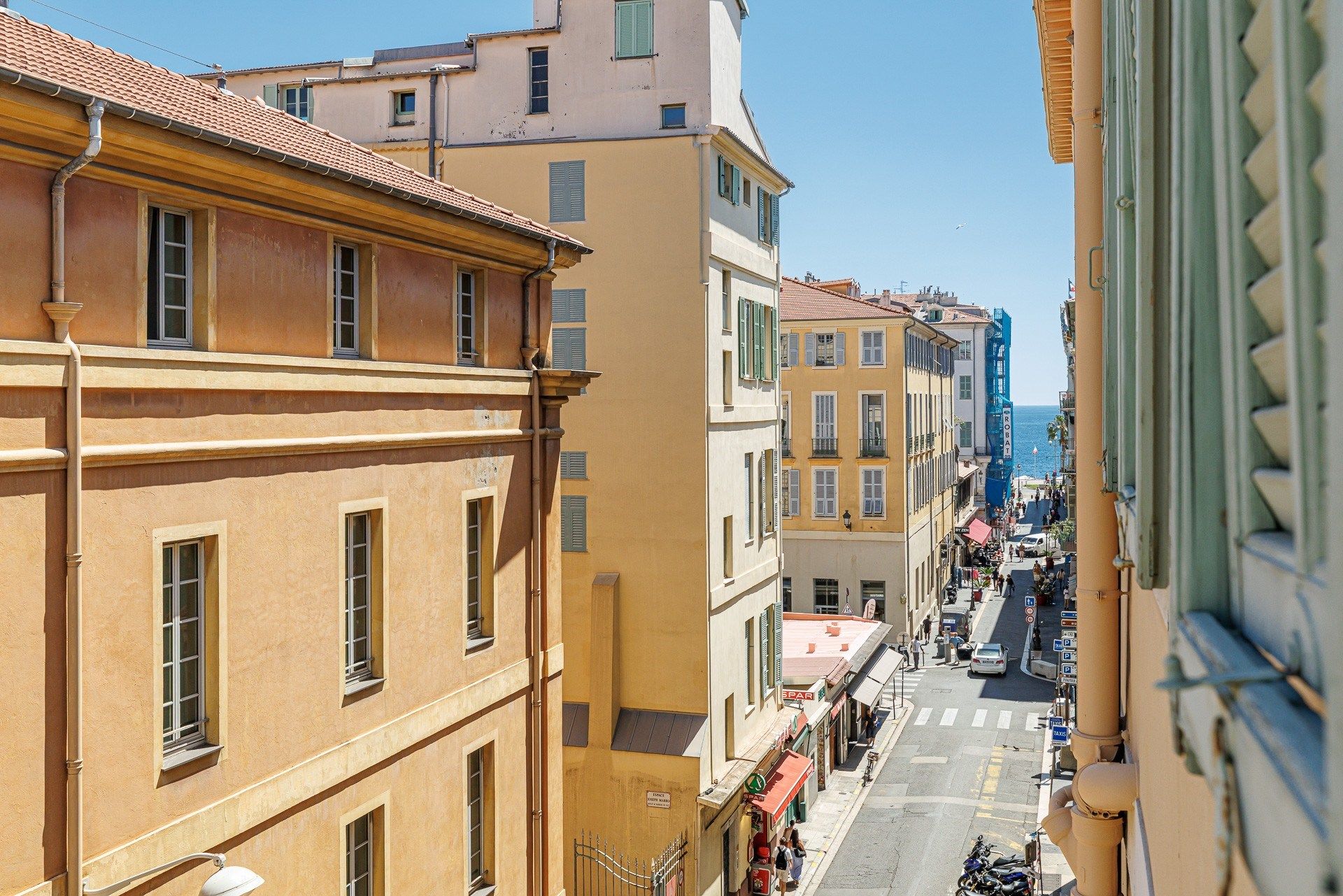 apartment 4 Rooms for sale on NICE (06000)