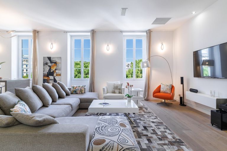 apartment 4 Rooms for sale on NICE (06000)