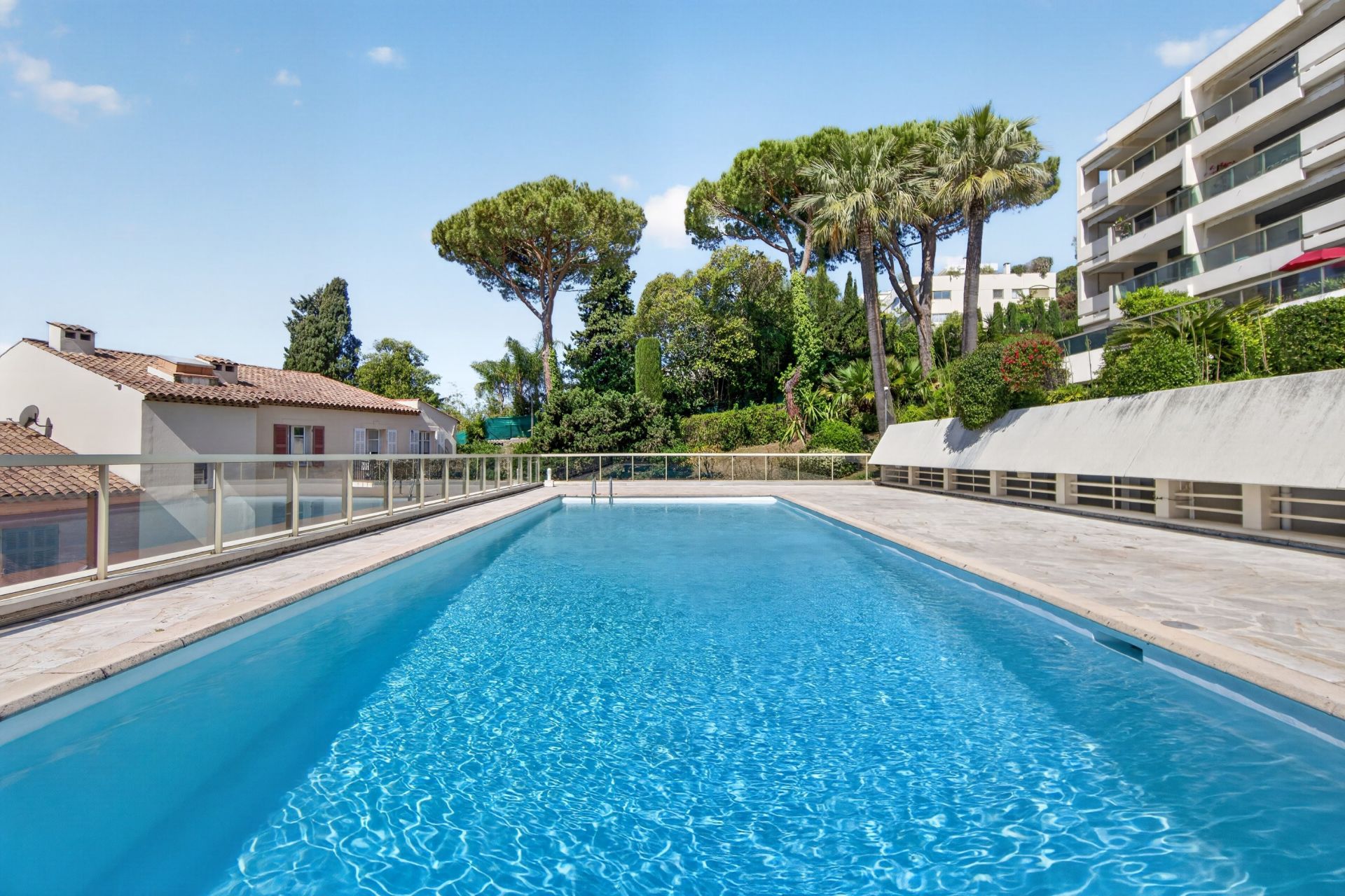 apartment 4 Rooms for sale on LE CANNET (06110)