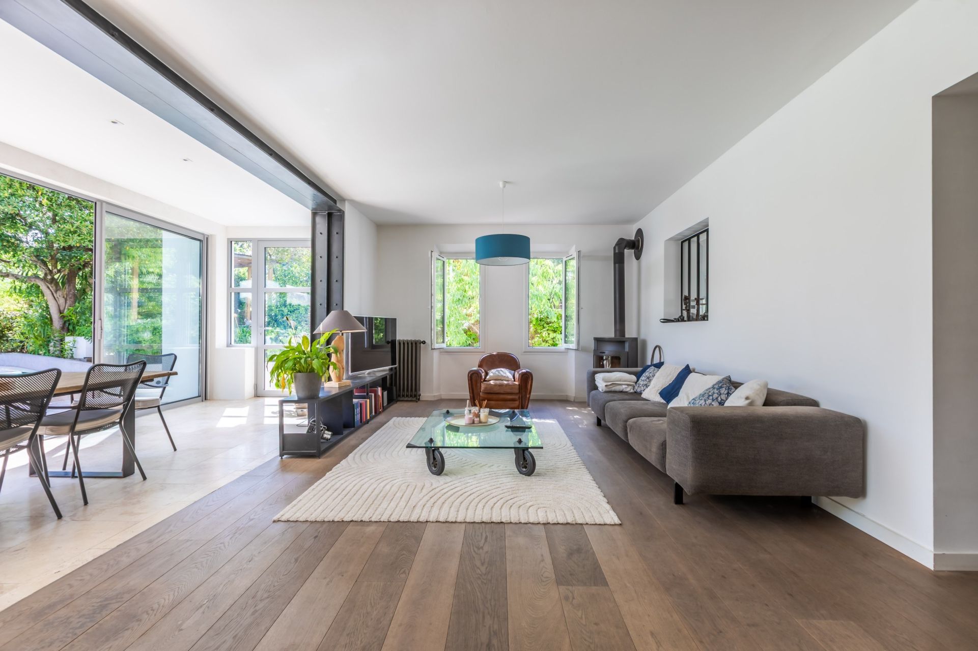 villa 5 Rooms for sale on CANNES (06400)