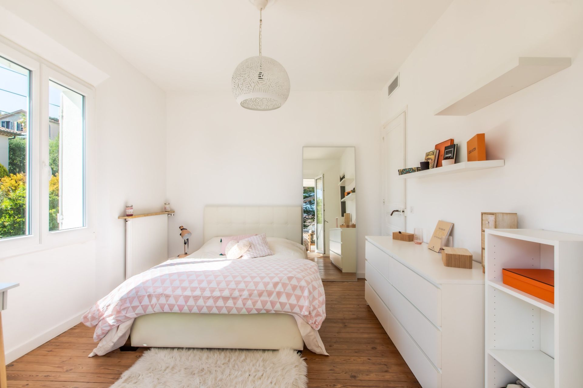 villa 5 Rooms for sale on CANNES (06400)