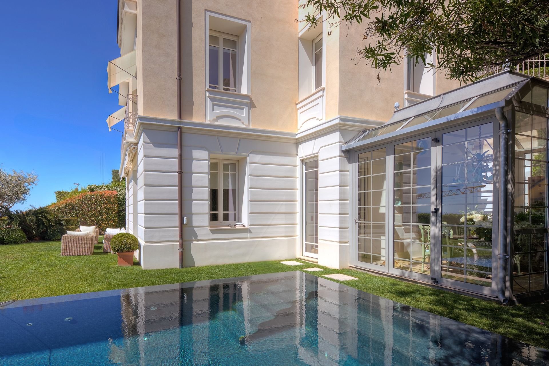 hôtel particulier 8 Pièces en vente sur BEAULIEU SUR MER (06310)