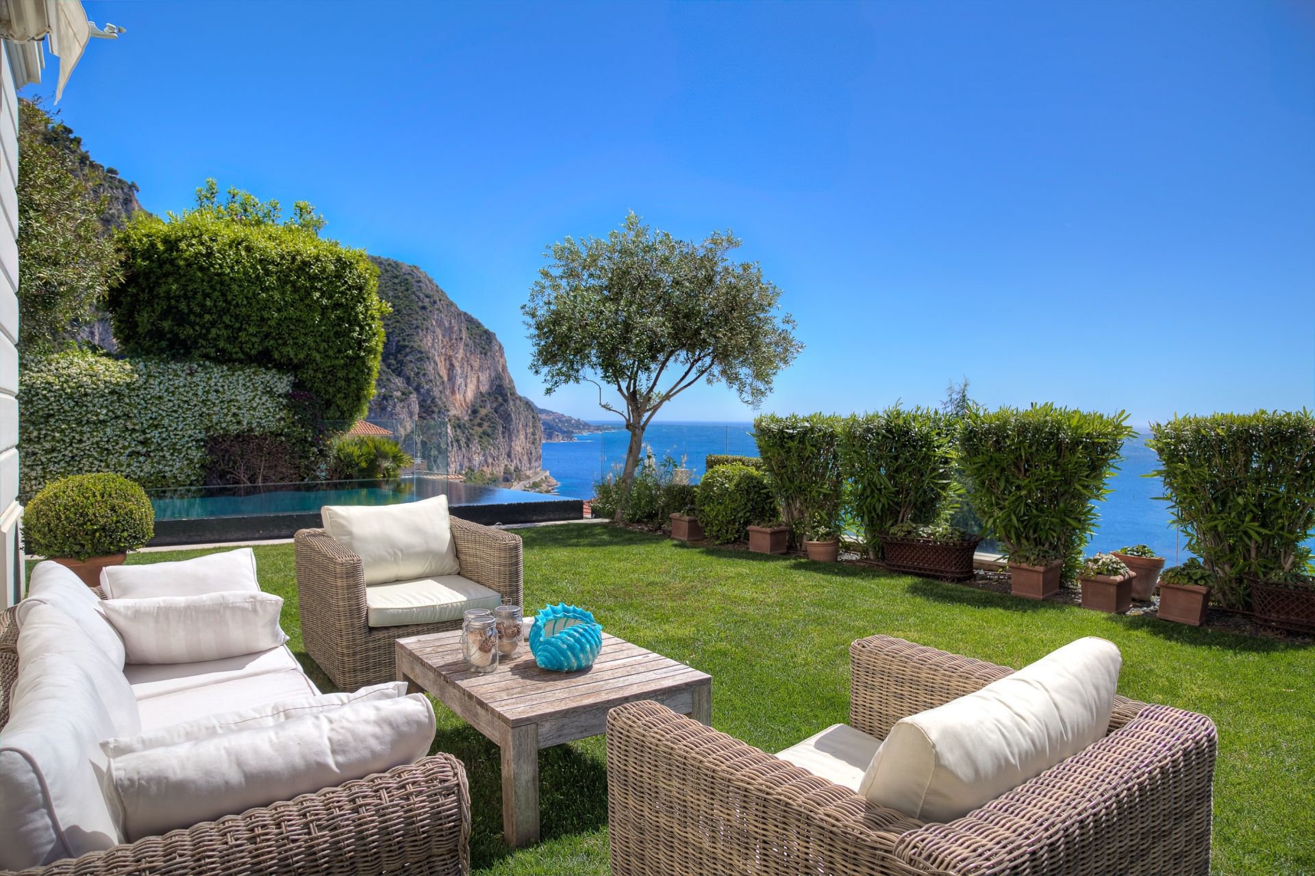 hôtel particulier 8 Pièces en vente sur BEAULIEU SUR MER (06310)