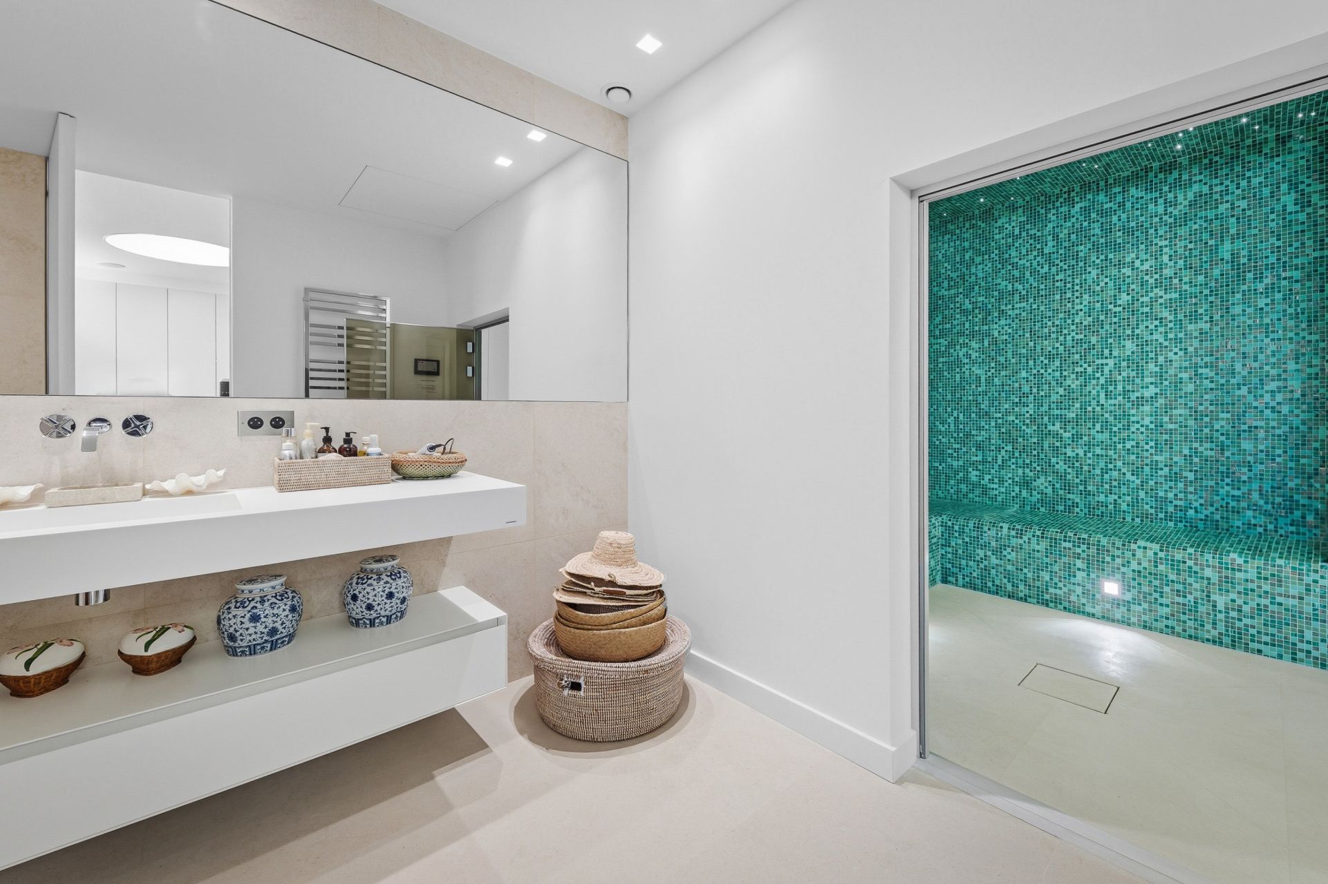 hôtel particulier 8 Pièces en vente sur BEAULIEU SUR MER (06310)