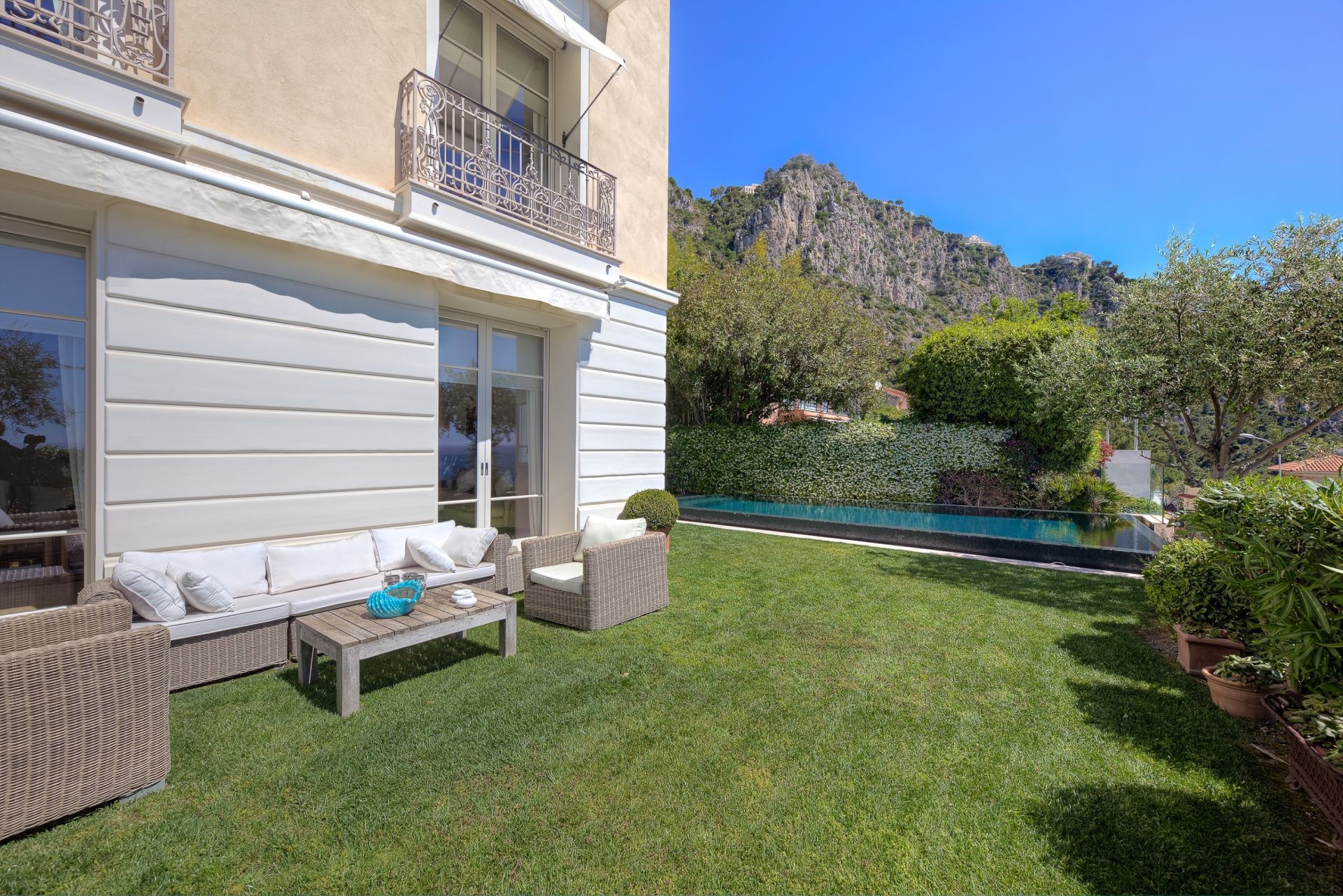 hôtel particulier 8 Pièces en vente sur BEAULIEU SUR MER (06310)