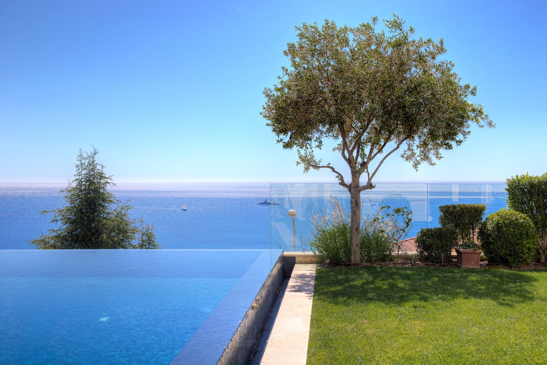 hôtel particulier 8 Pièces en vente sur BEAULIEU SUR MER (06310)