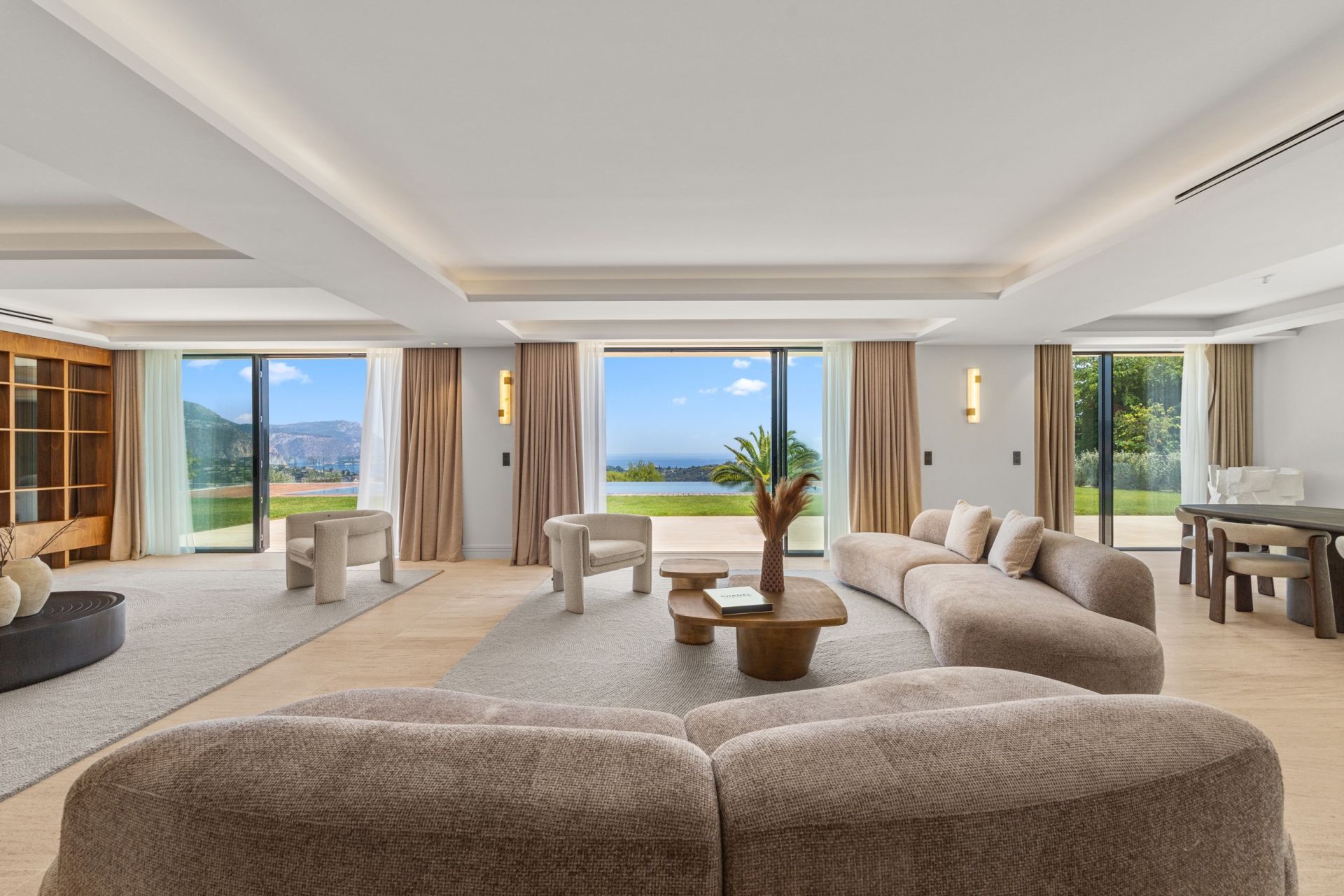 contemporary house 6 Rooms for sale on VILLEFRANCHE SUR MER (06230)