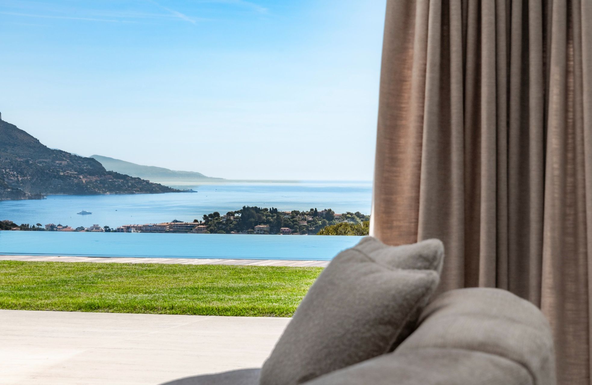 villa 6 Pièces en vente sur VILLEFRANCHE SUR MER (06230)