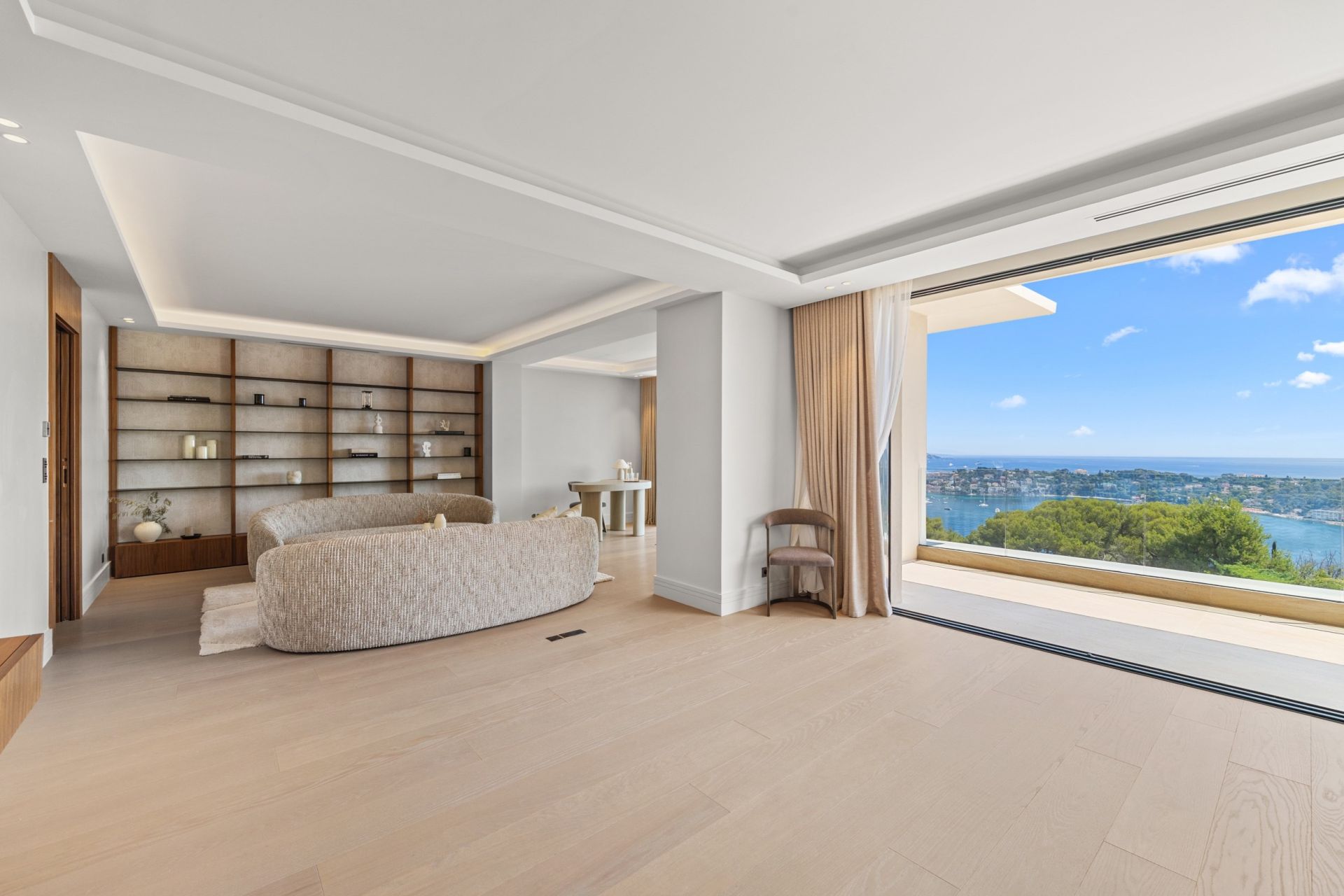 contemporary house 6 Rooms for sale on VILLEFRANCHE SUR MER (06230)