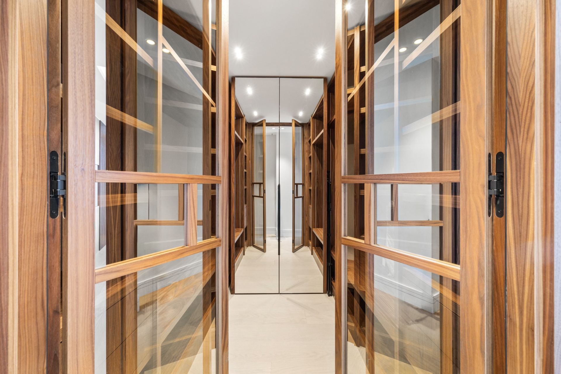 contemporary house 6 Rooms for sale on VILLEFRANCHE SUR MER (06230)