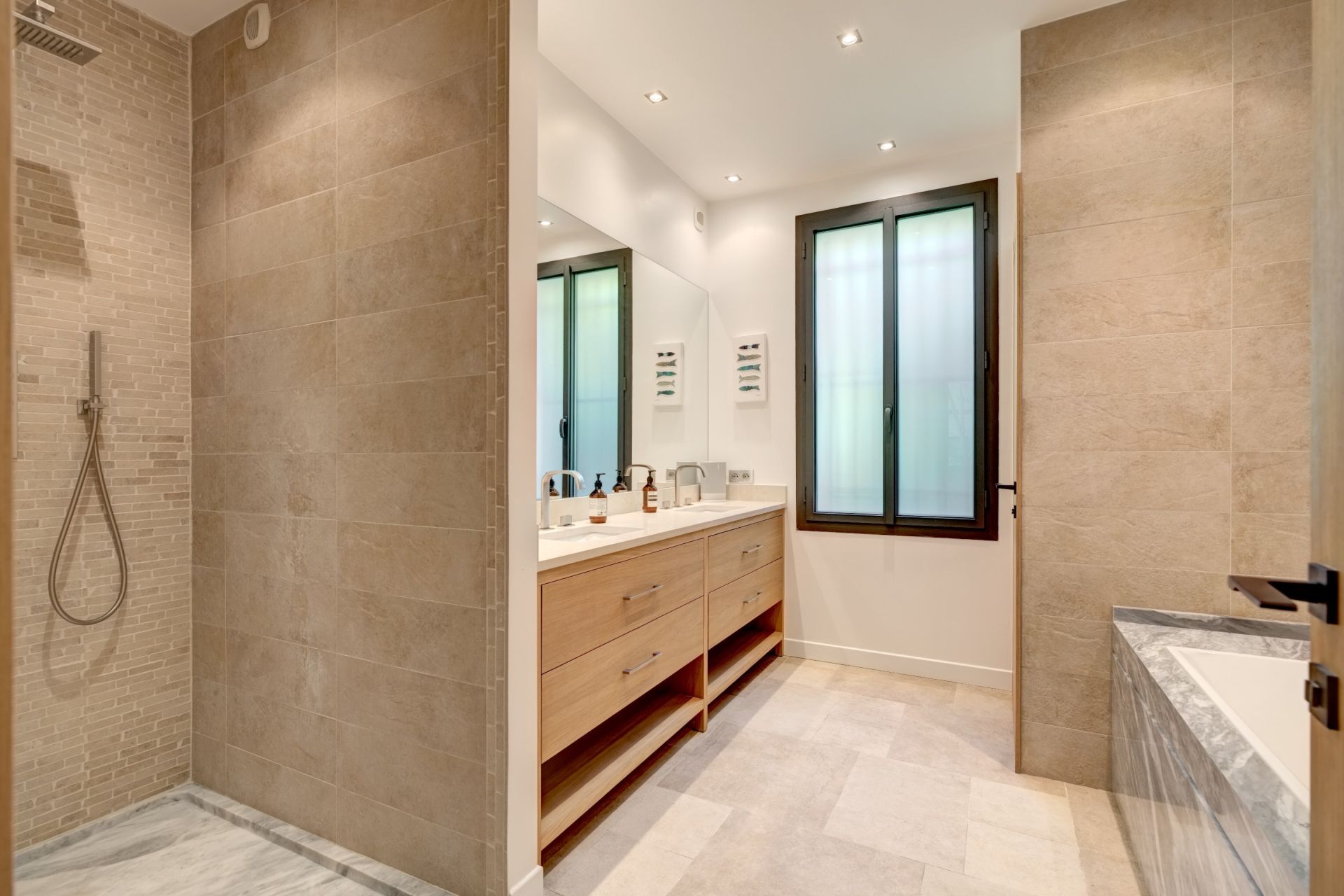 maison contemporaine 7 Pièces en vente sur CANNES (06400)