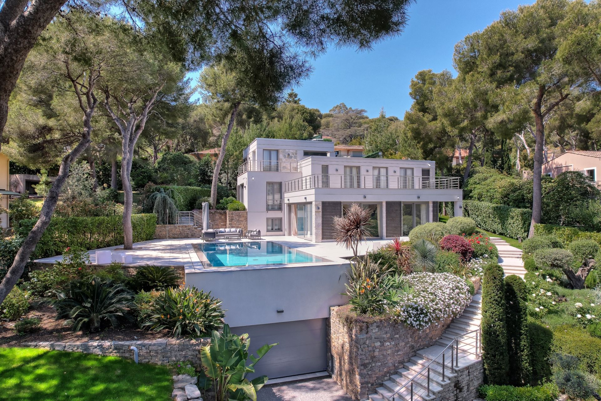 contemporary house 8 Rooms for sale on ST JEAN CAP FERRAT (06230)