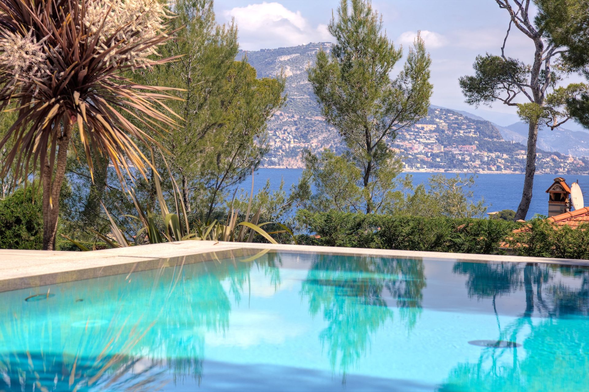 contemporary house 8 Rooms for sale on ST JEAN CAP FERRAT (06230)