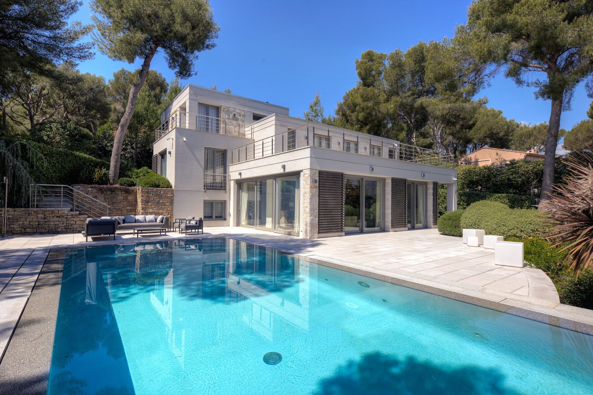 contemporary house 8 Rooms for sale on ST JEAN CAP FERRAT (06230)