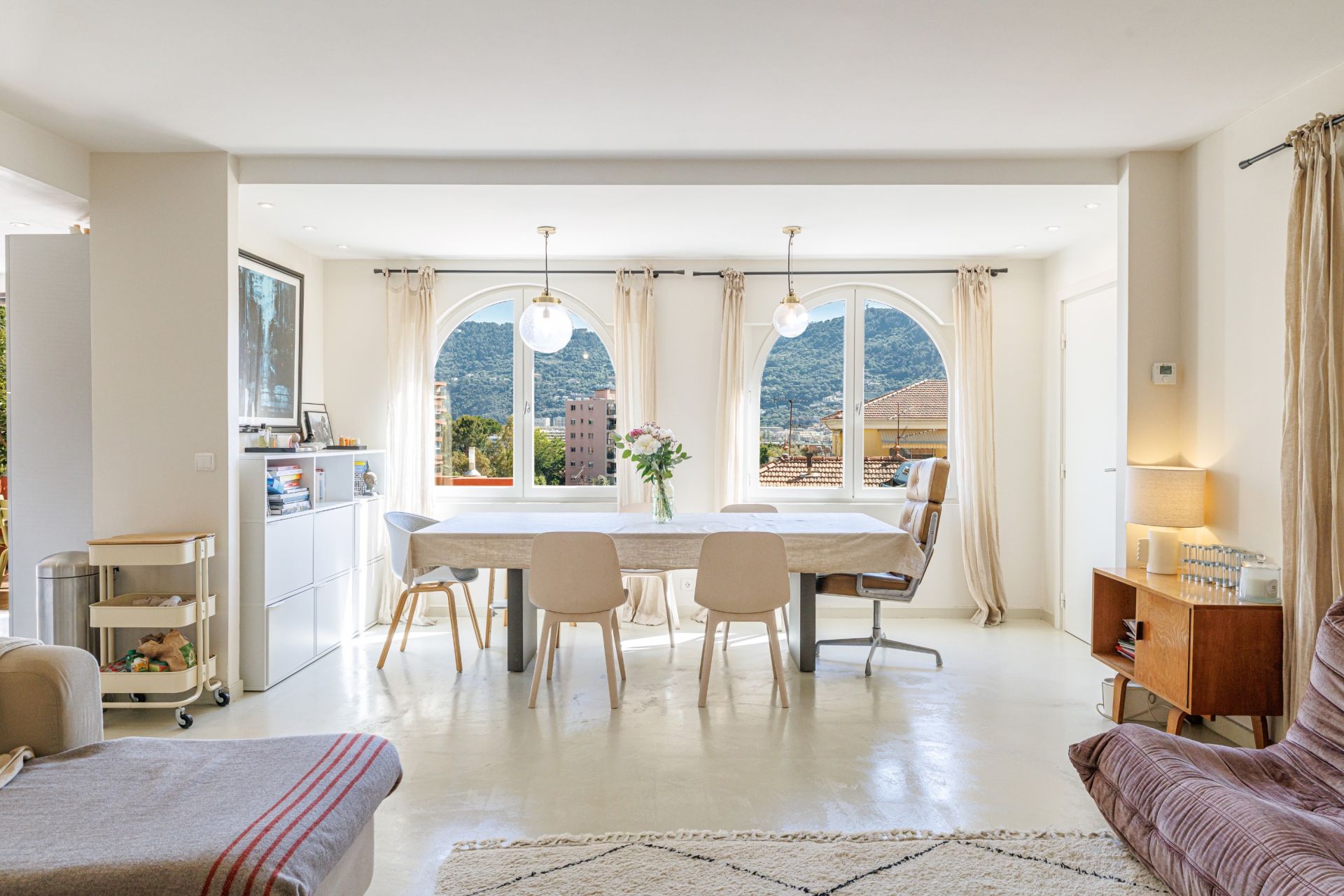 house 5 Rooms for sale on NICE (06000)
