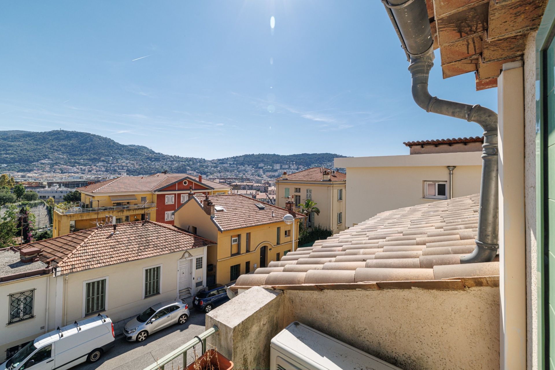 house 5 Rooms for sale on NICE (06000)