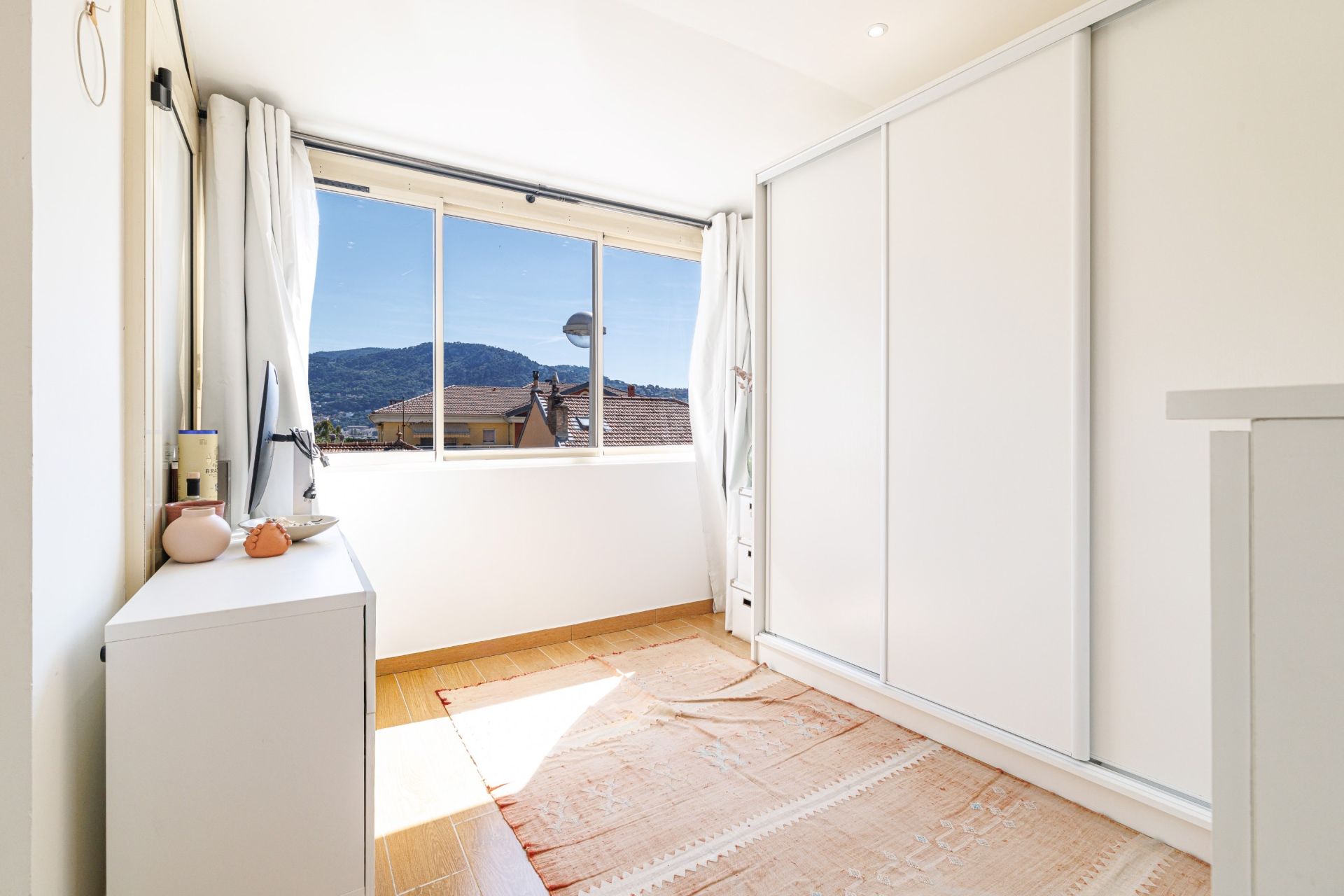 house 5 Rooms for sale on NICE (06000)