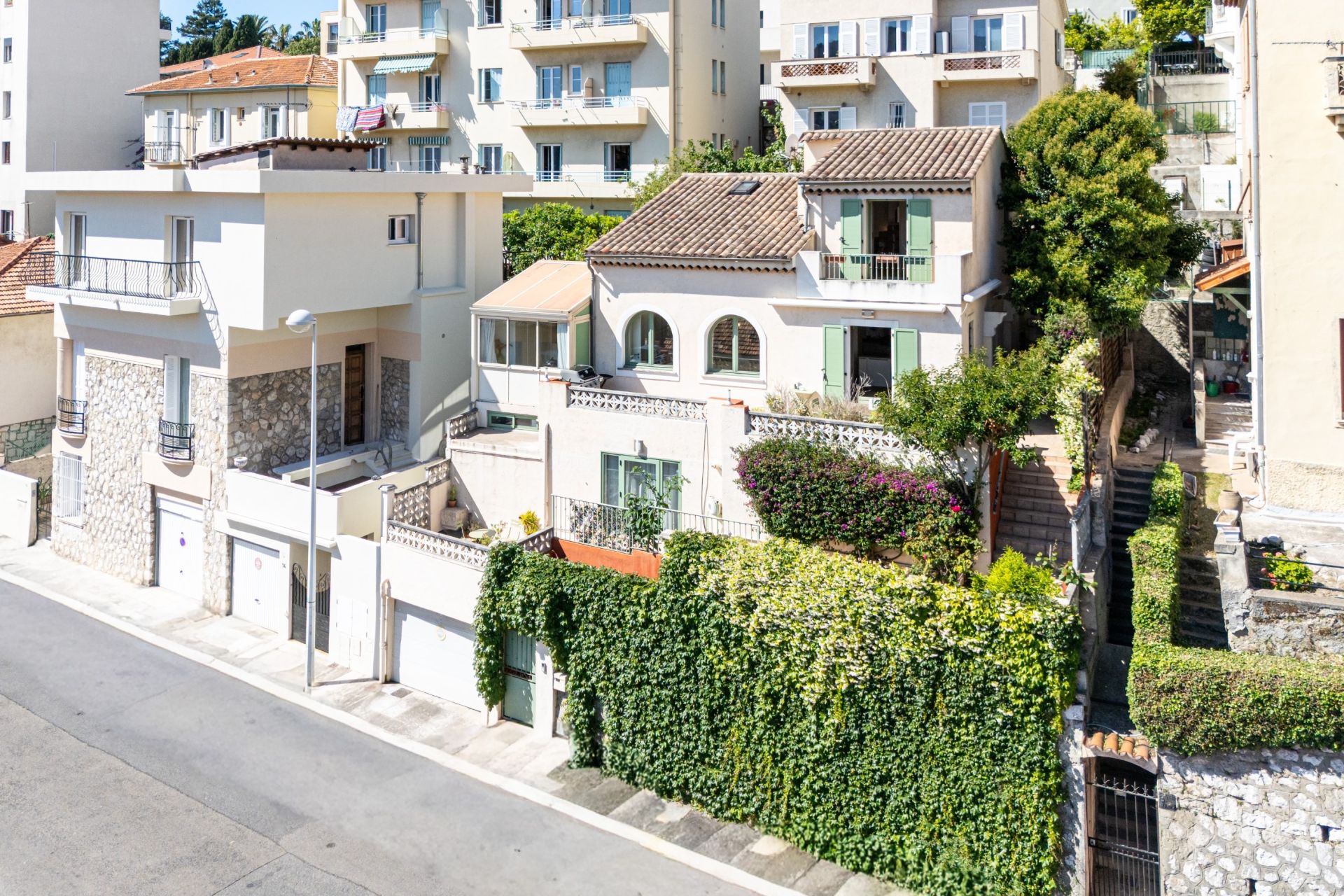 house 5 Rooms for sale on NICE (06000)