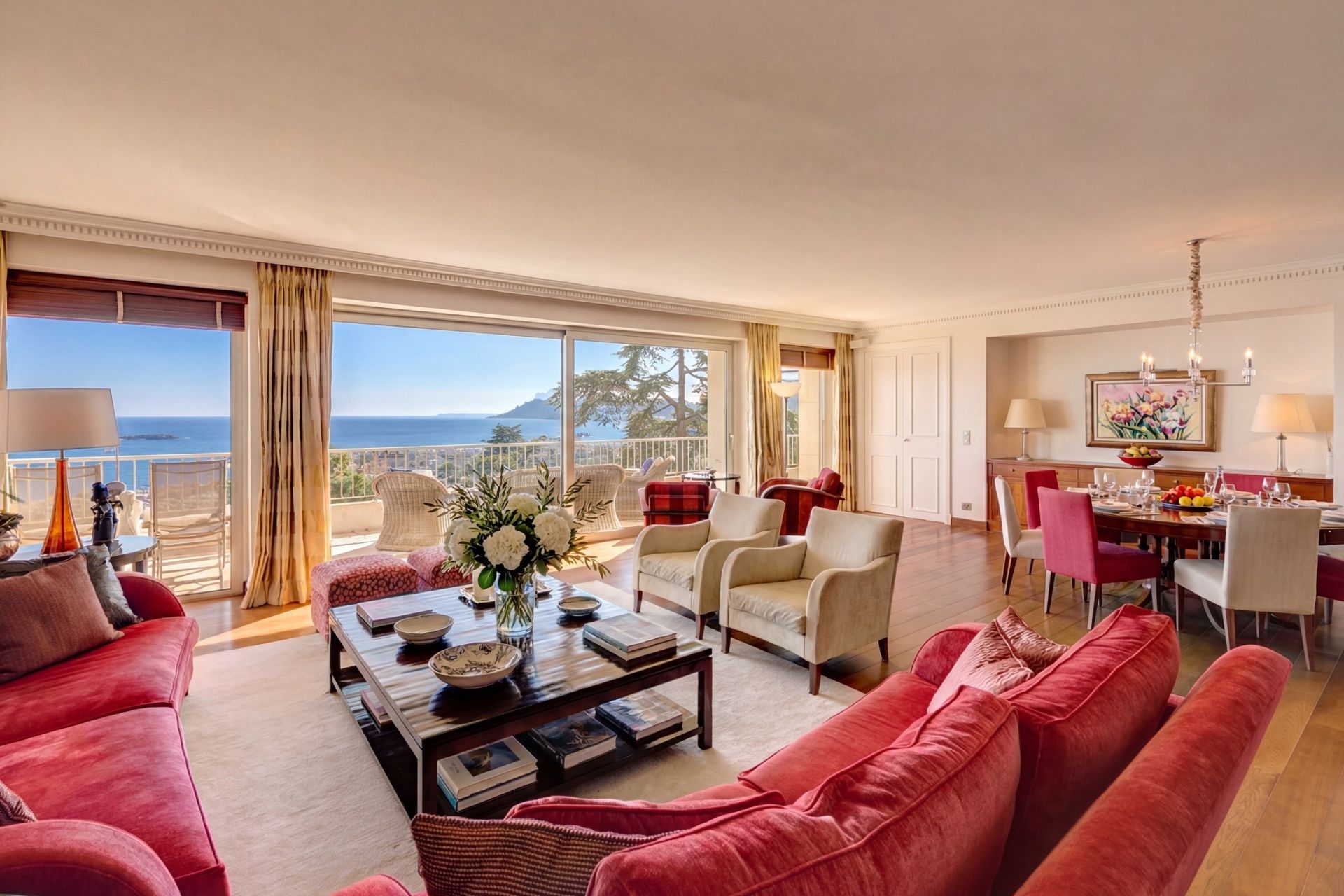 apartment 6 Rooms for sale on CANNES (06400)
