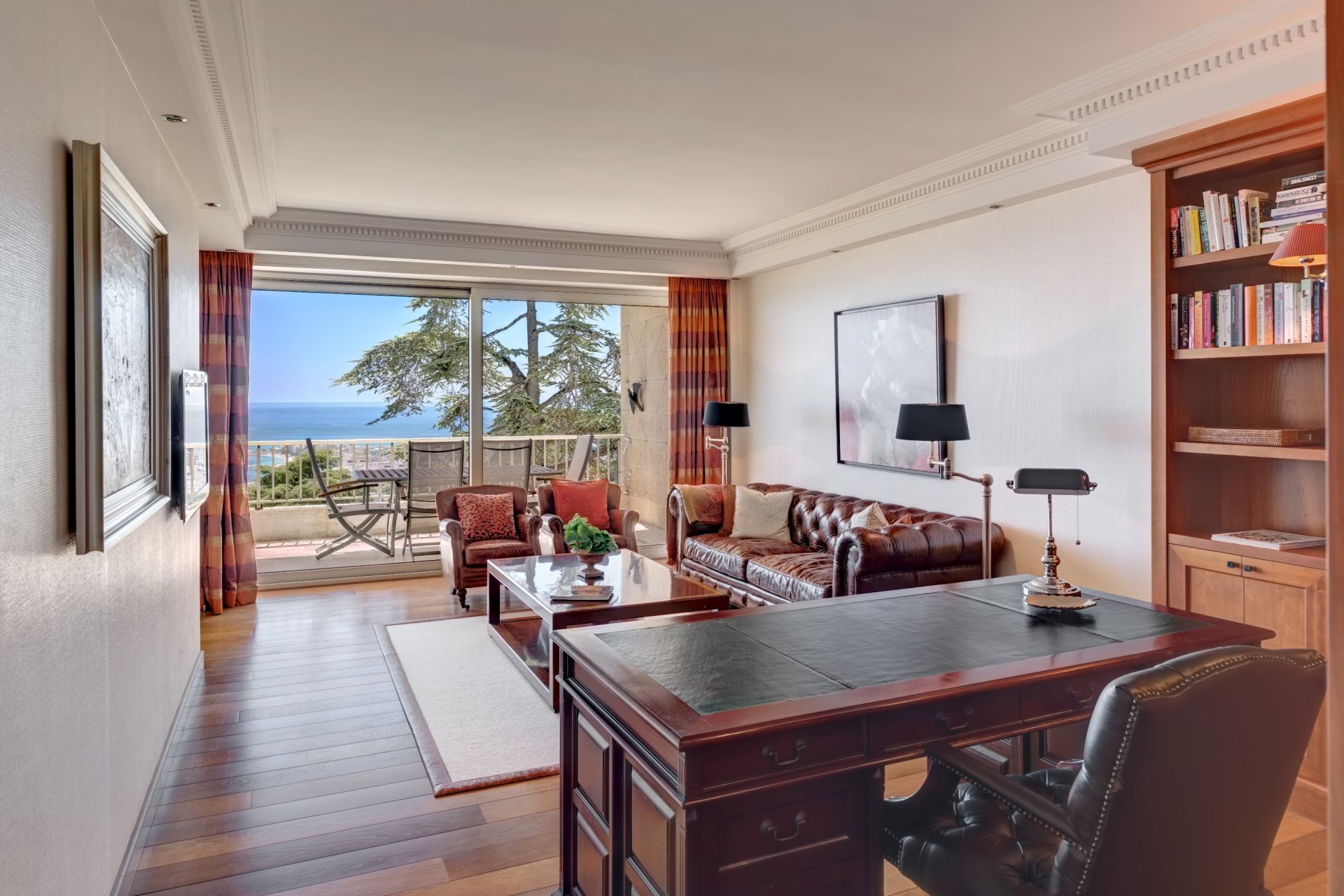apartment 6 Rooms for sale on CANNES (06400)