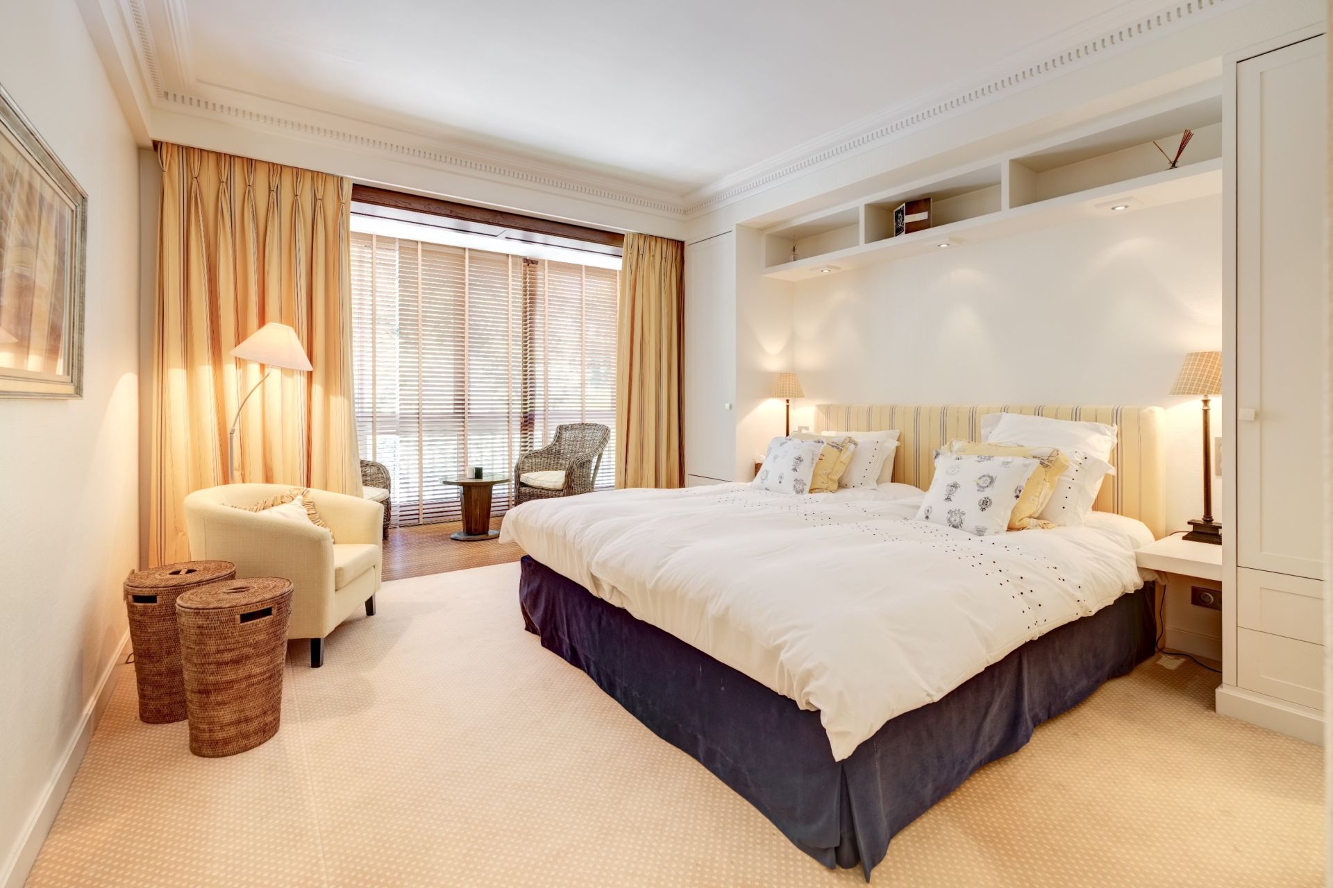 apartment 6 Rooms for sale on CANNES (06400)