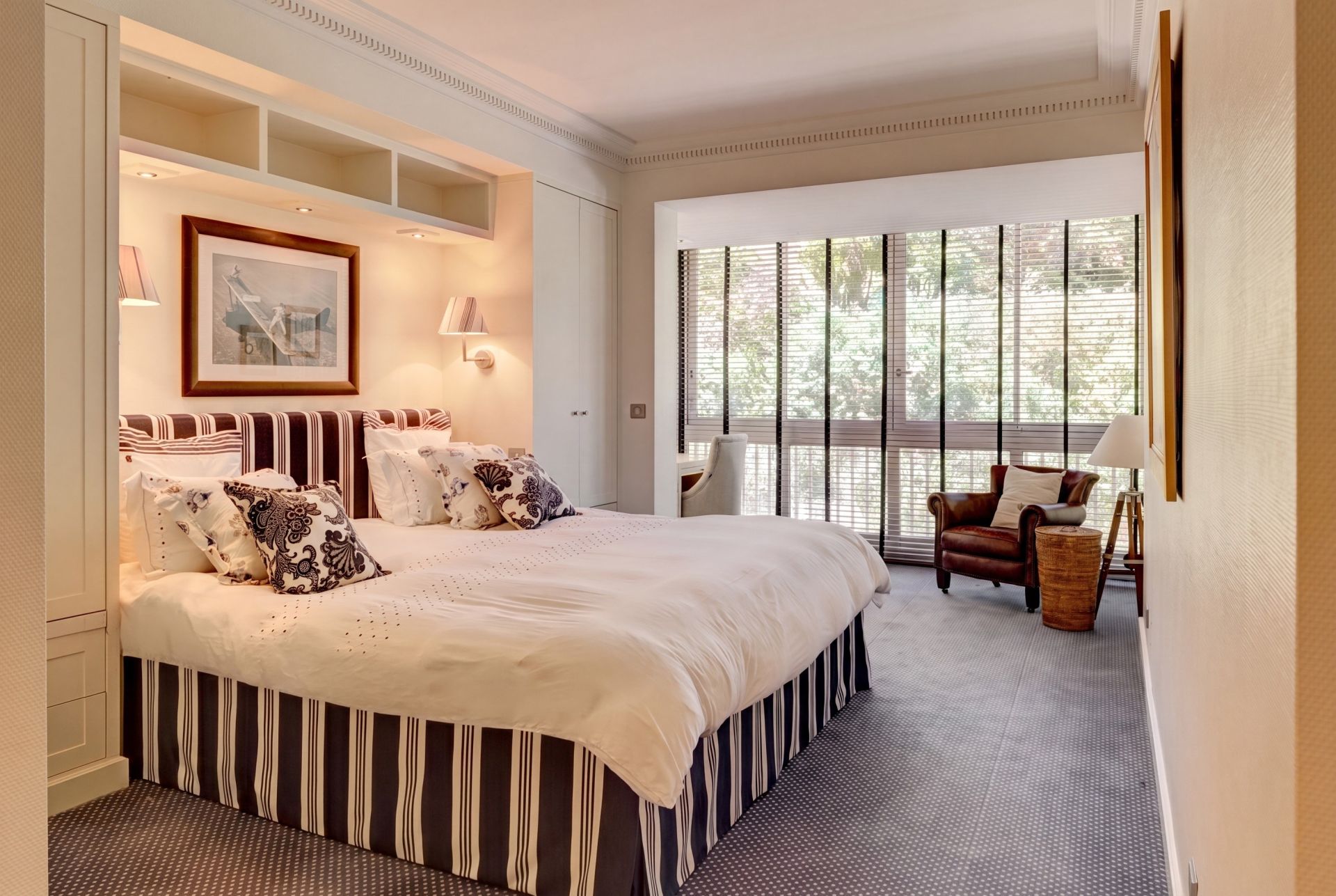 apartment 6 Rooms for sale on CANNES (06400)