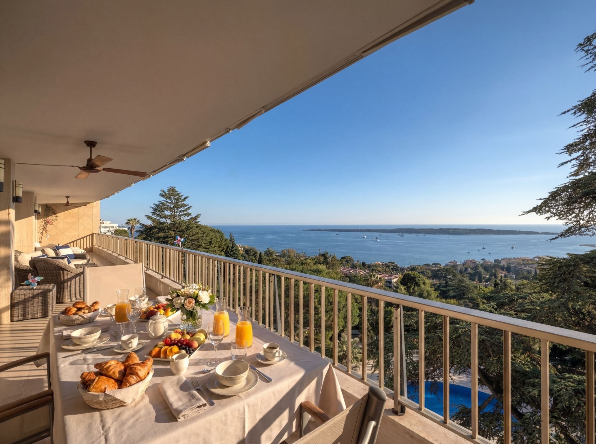 apartment 6 Rooms for sale on CANNES (06400)
