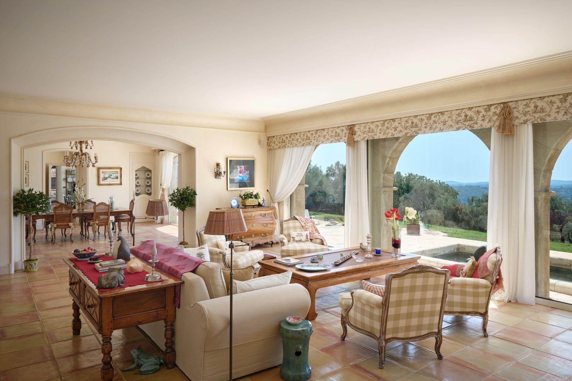 provencal house 8 Rooms for sale on CHATEAUNEUF GRASSE (06740)