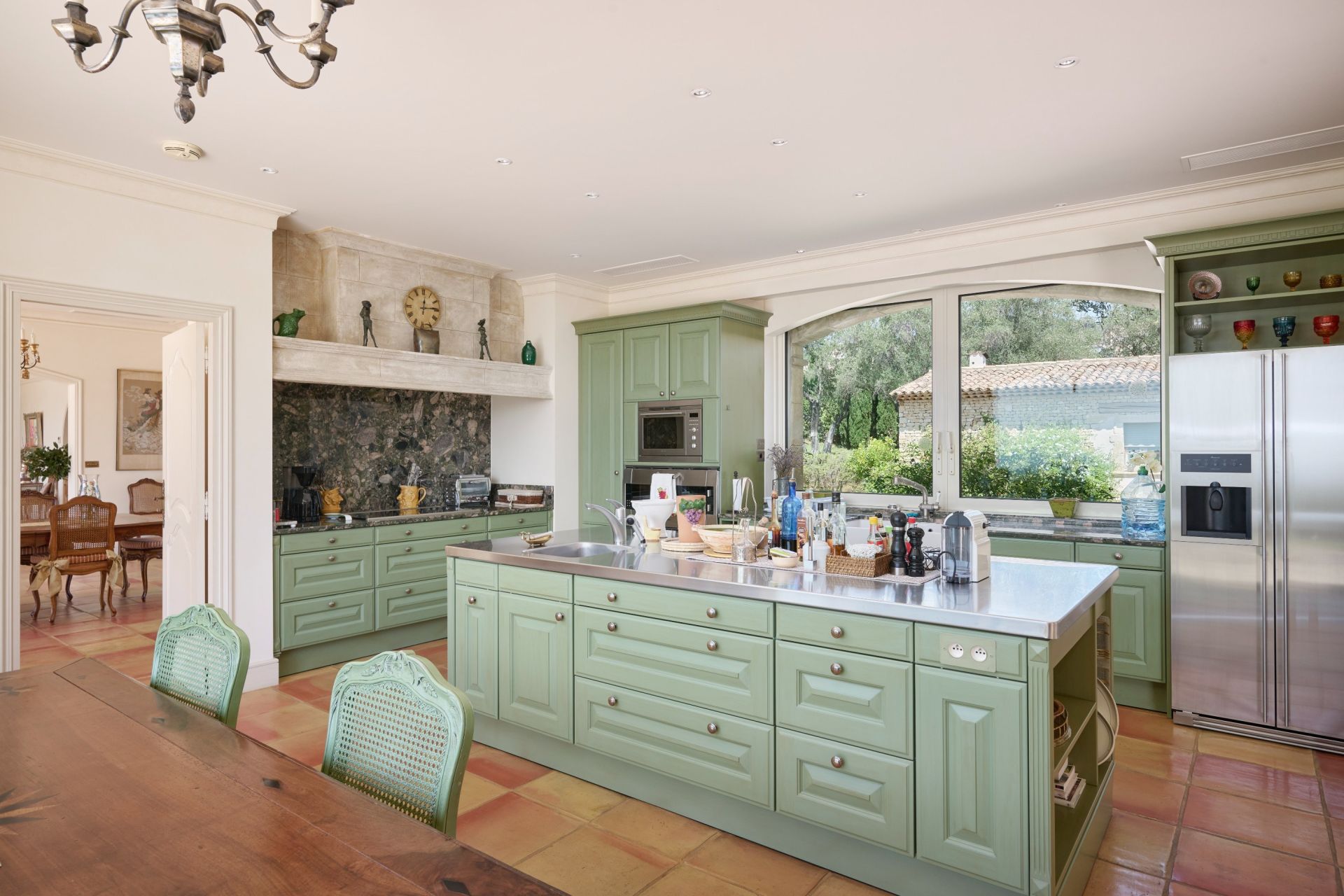 provencal house 8 Rooms for sale on CHATEAUNEUF GRASSE (06740)