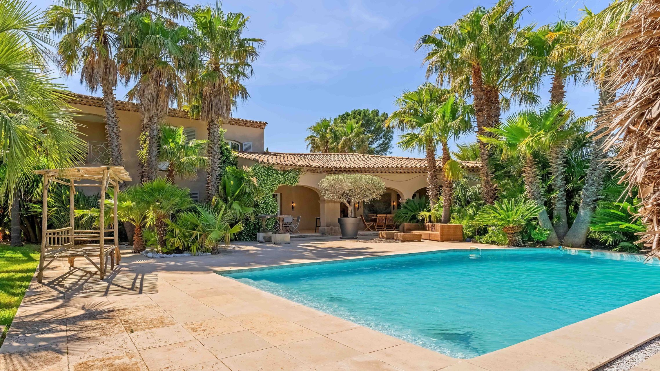 provencal house 7 Rooms for sale on GRIMAUD (83310)