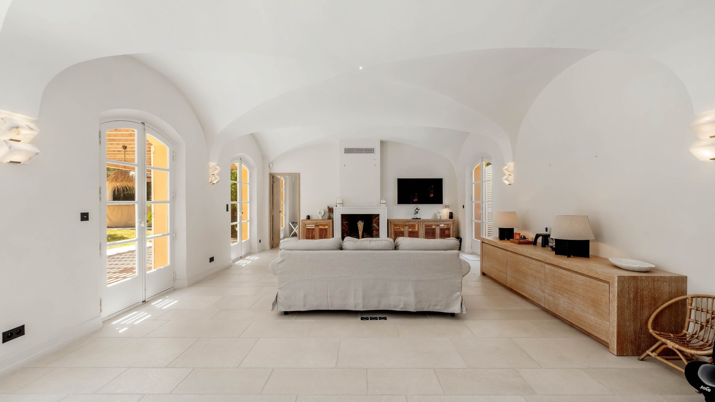 villa 8 Rooms for sale on GRIMAUD (83310)