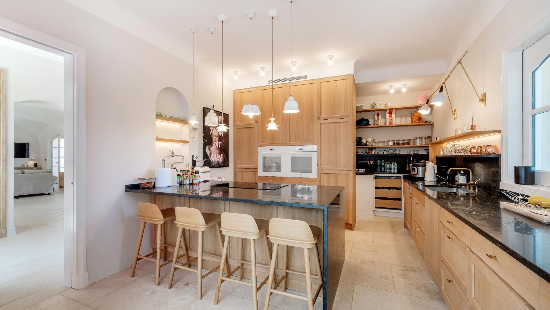 villa 8 Rooms for sale on GRIMAUD (83310)
