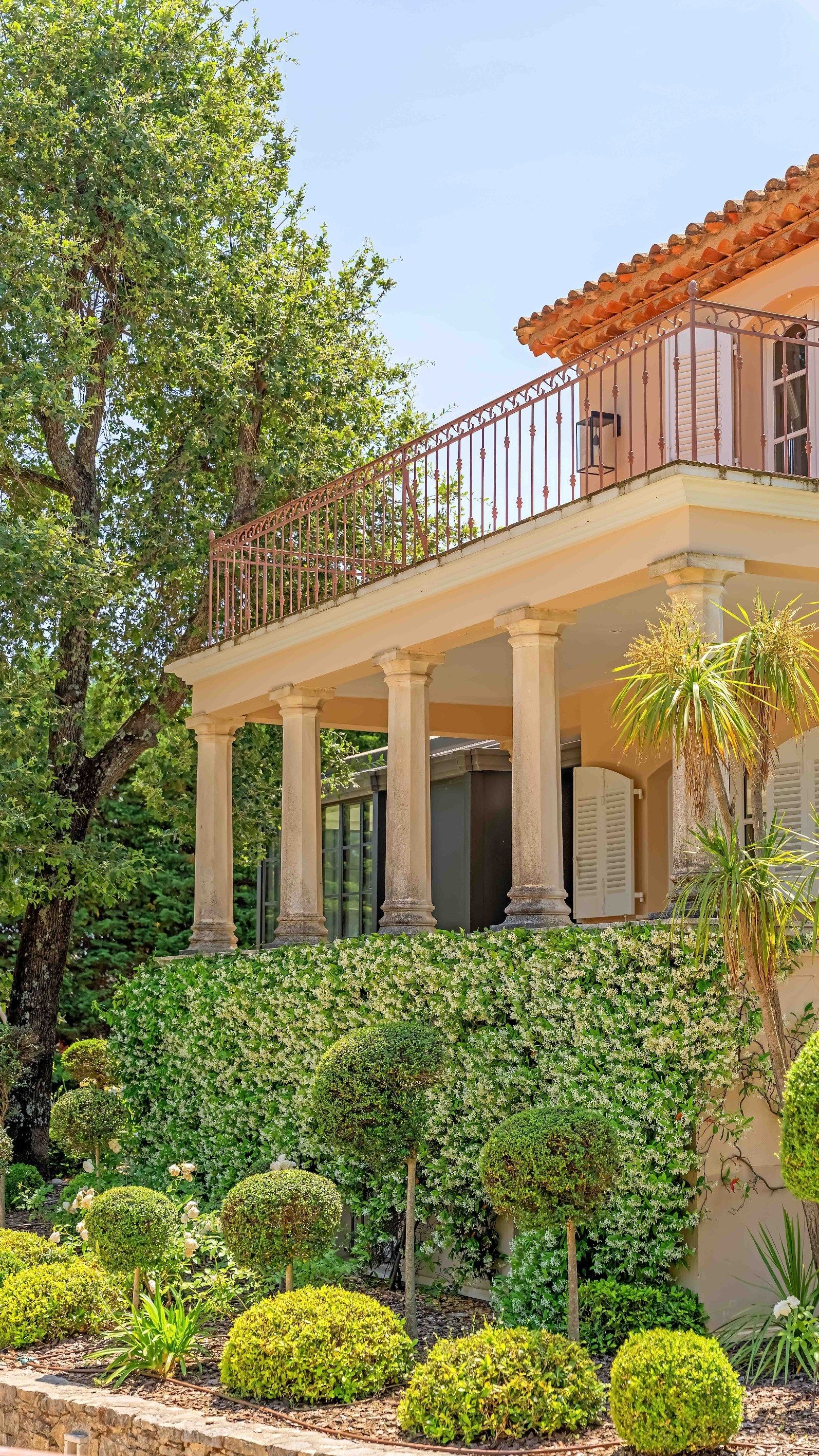 villa 8 Rooms for sale on GRIMAUD (83310)