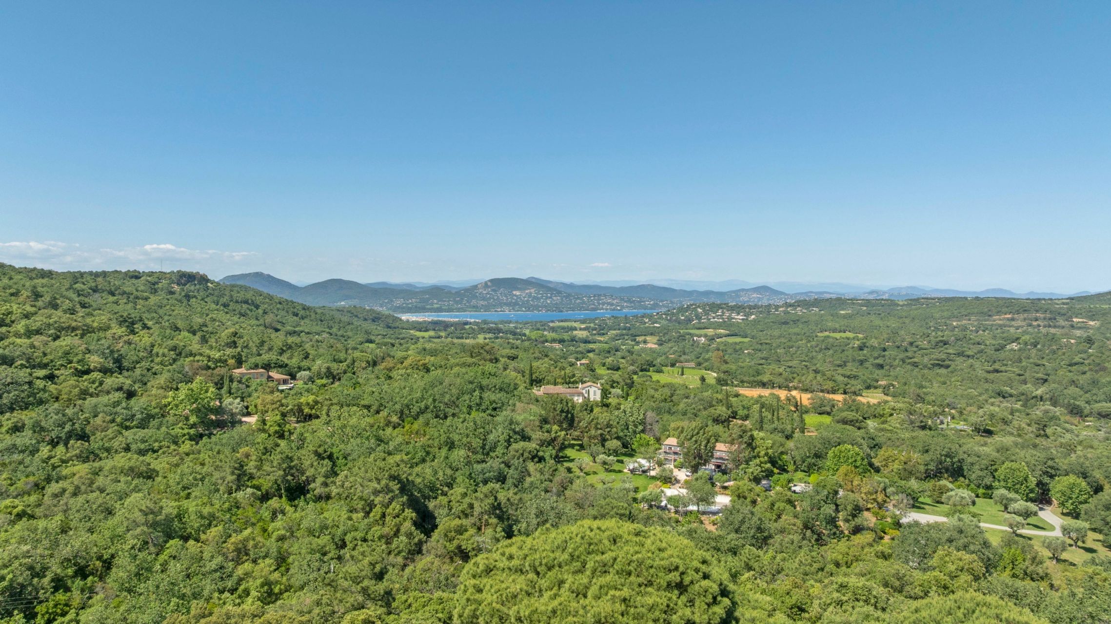 bastide 8 Pièces en vente sur GASSIN (83580)