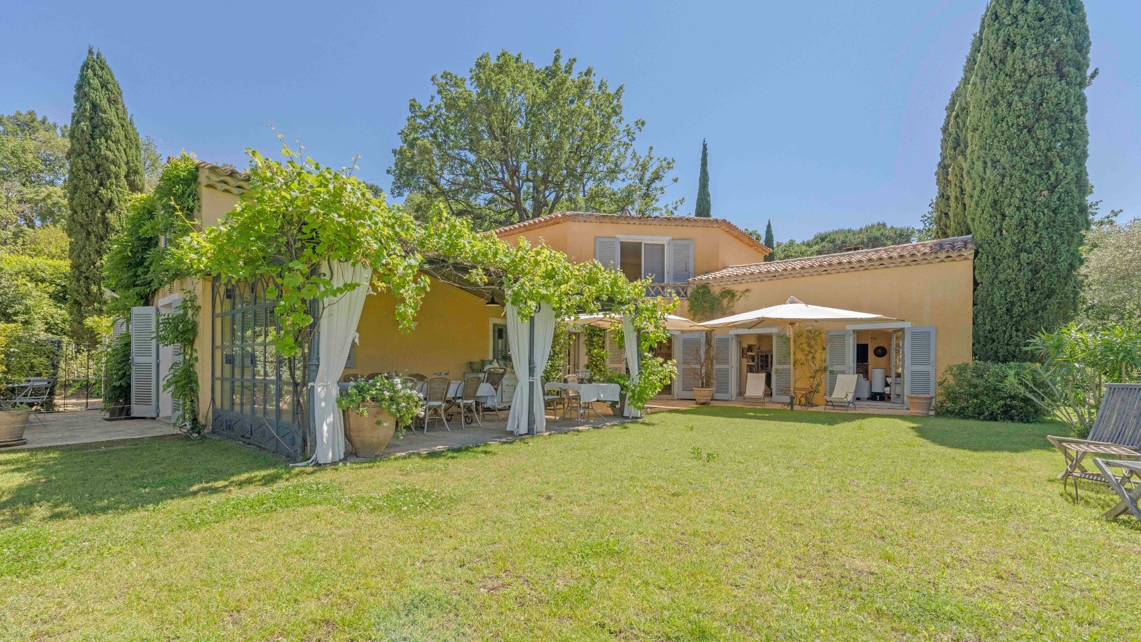 bastide 8 Pièces en vente sur GASSIN (83580)