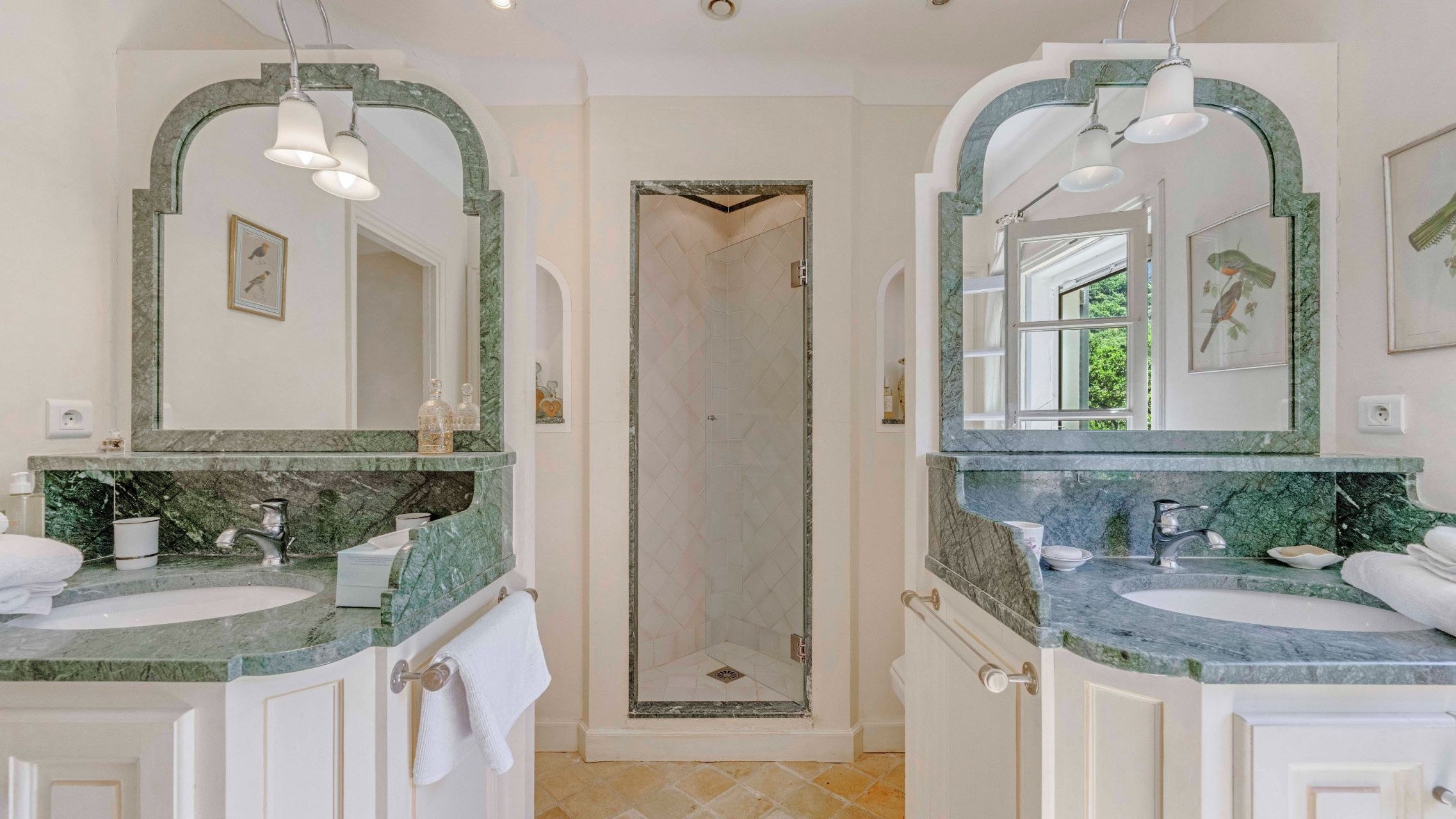 bastide 8 Pièces en vente sur GASSIN (83580)