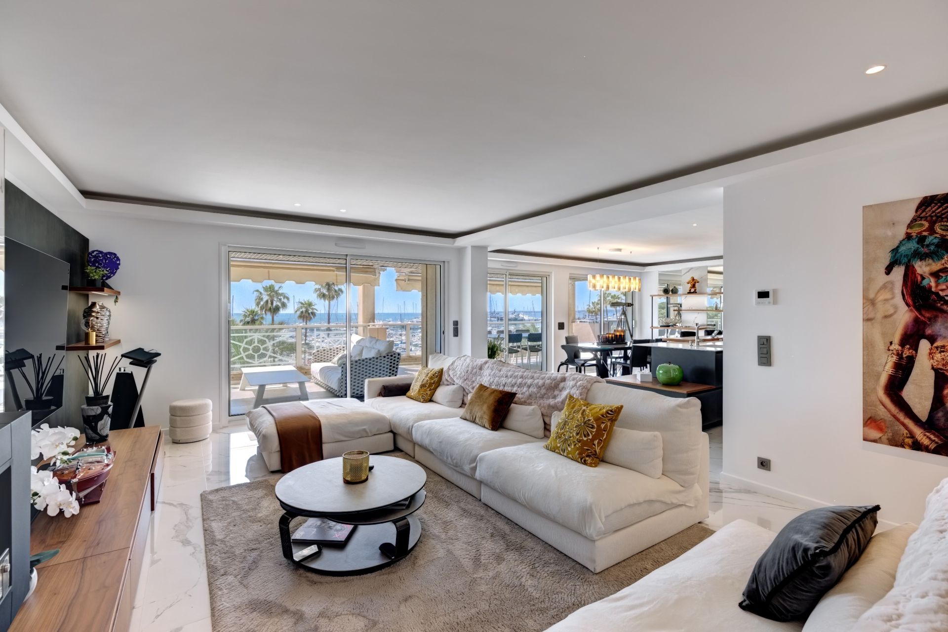 apartment 5 Rooms for sale on LE GOLFE JUAN (06220)
