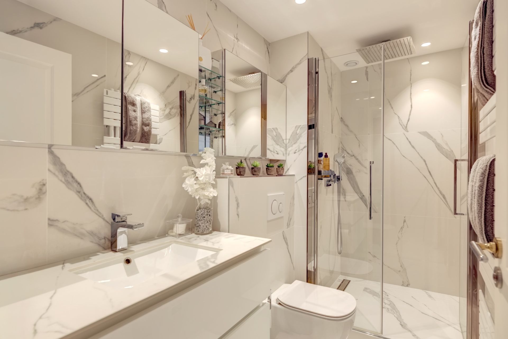 apartment 5 Rooms for sale on LE GOLFE JUAN (06220)