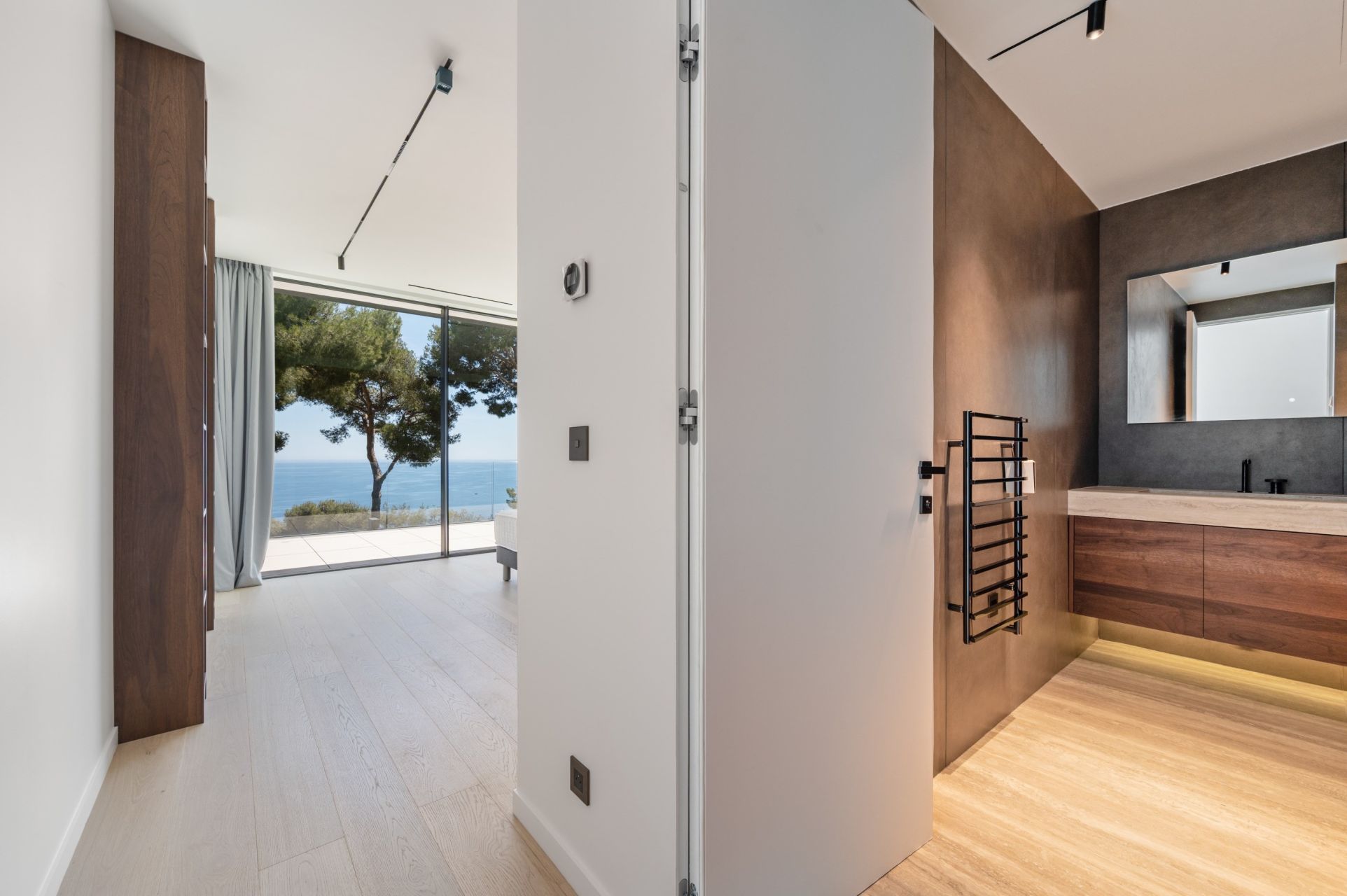 villa 6 Rooms for sale on EZE (06360)