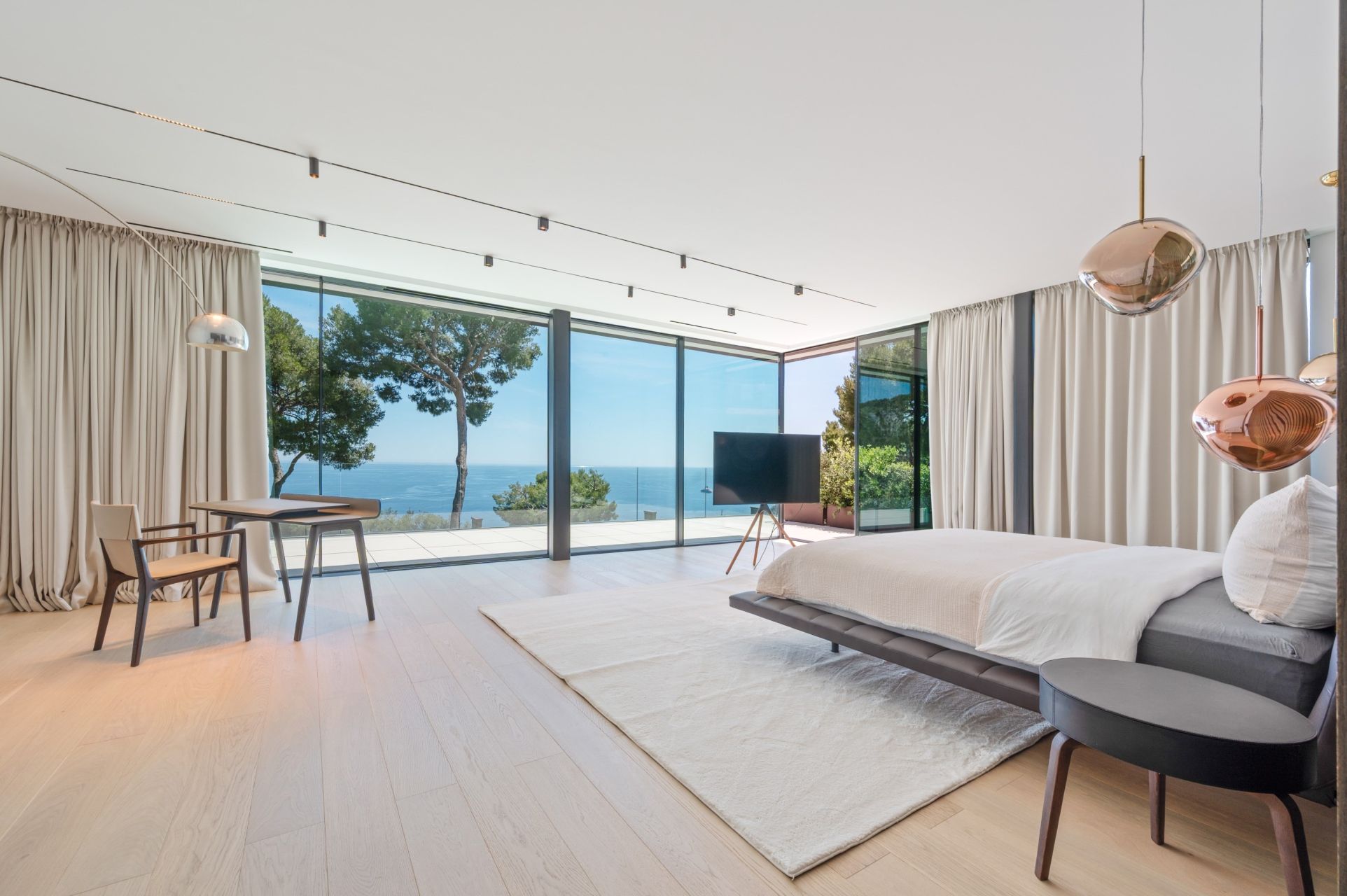 villa 6 Rooms for sale on EZE (06360)