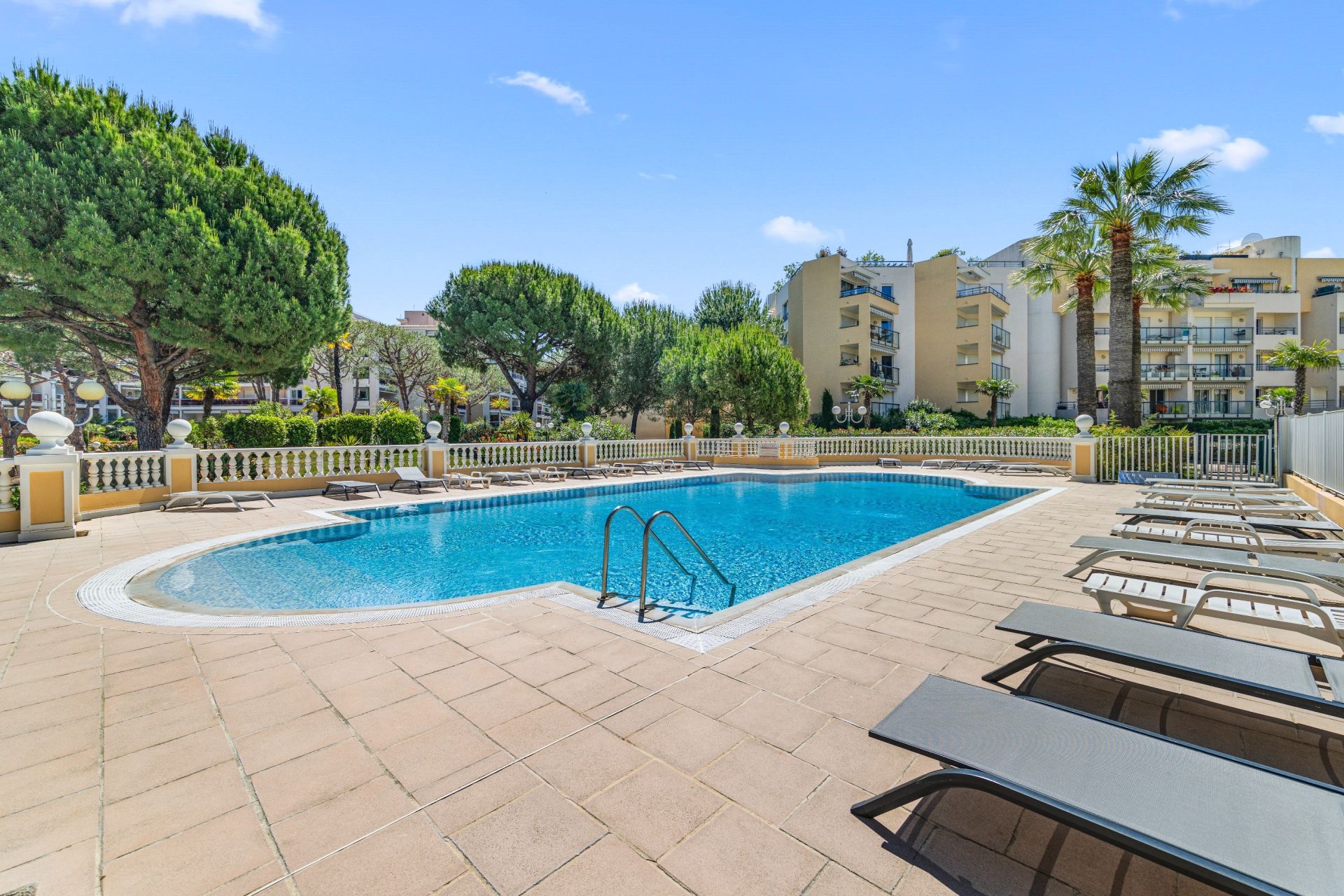 apartment 2 Rooms for sale on CROS DE CAGNES (06800)