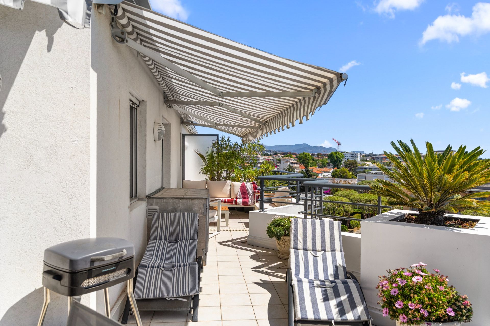 apartment 2 Rooms for sale on CROS DE CAGNES (06800)