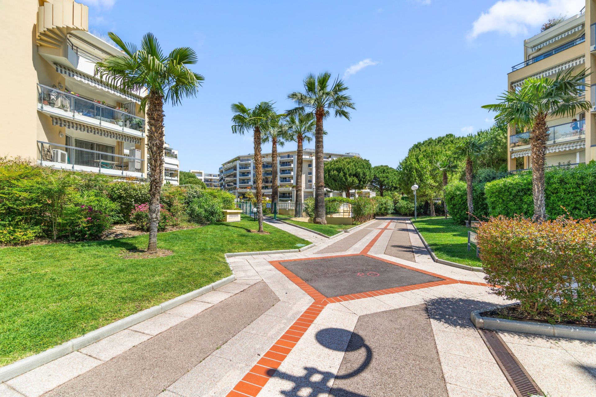 apartment 2 Rooms for sale on CROS DE CAGNES (06800)