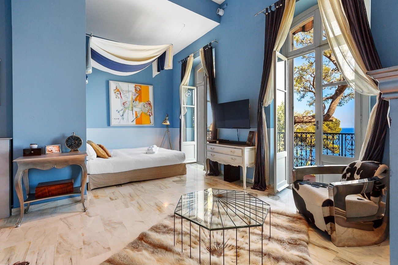 apartment 4 Rooms for sale on CANNES (06400)