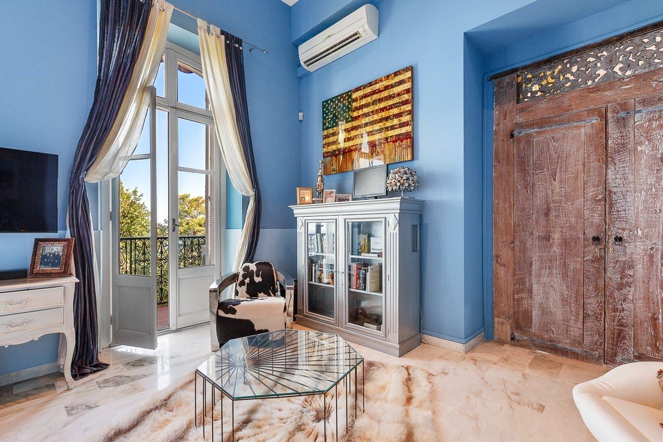 apartment 4 Rooms for sale on CANNES (06400)