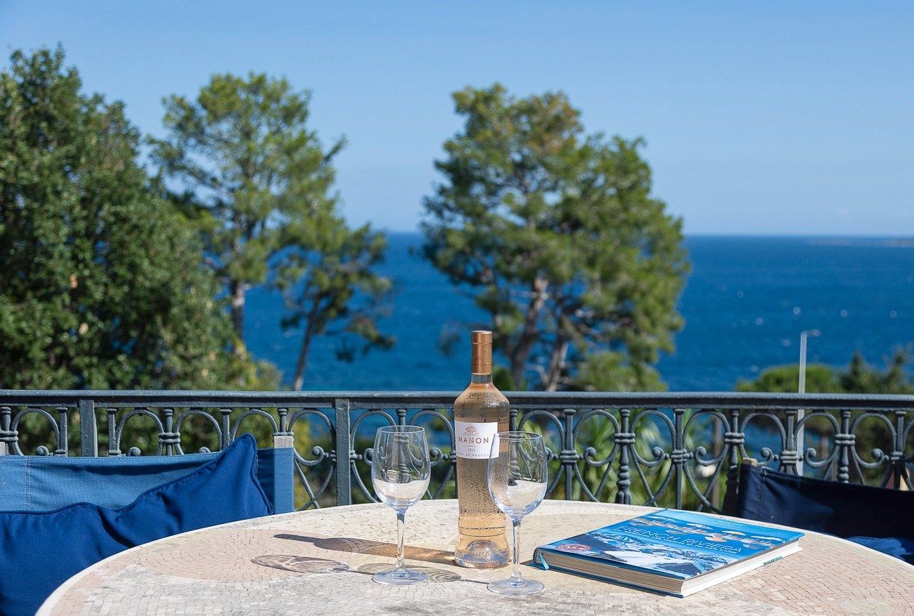 apartment 4 Rooms for sale on CANNES (06400)