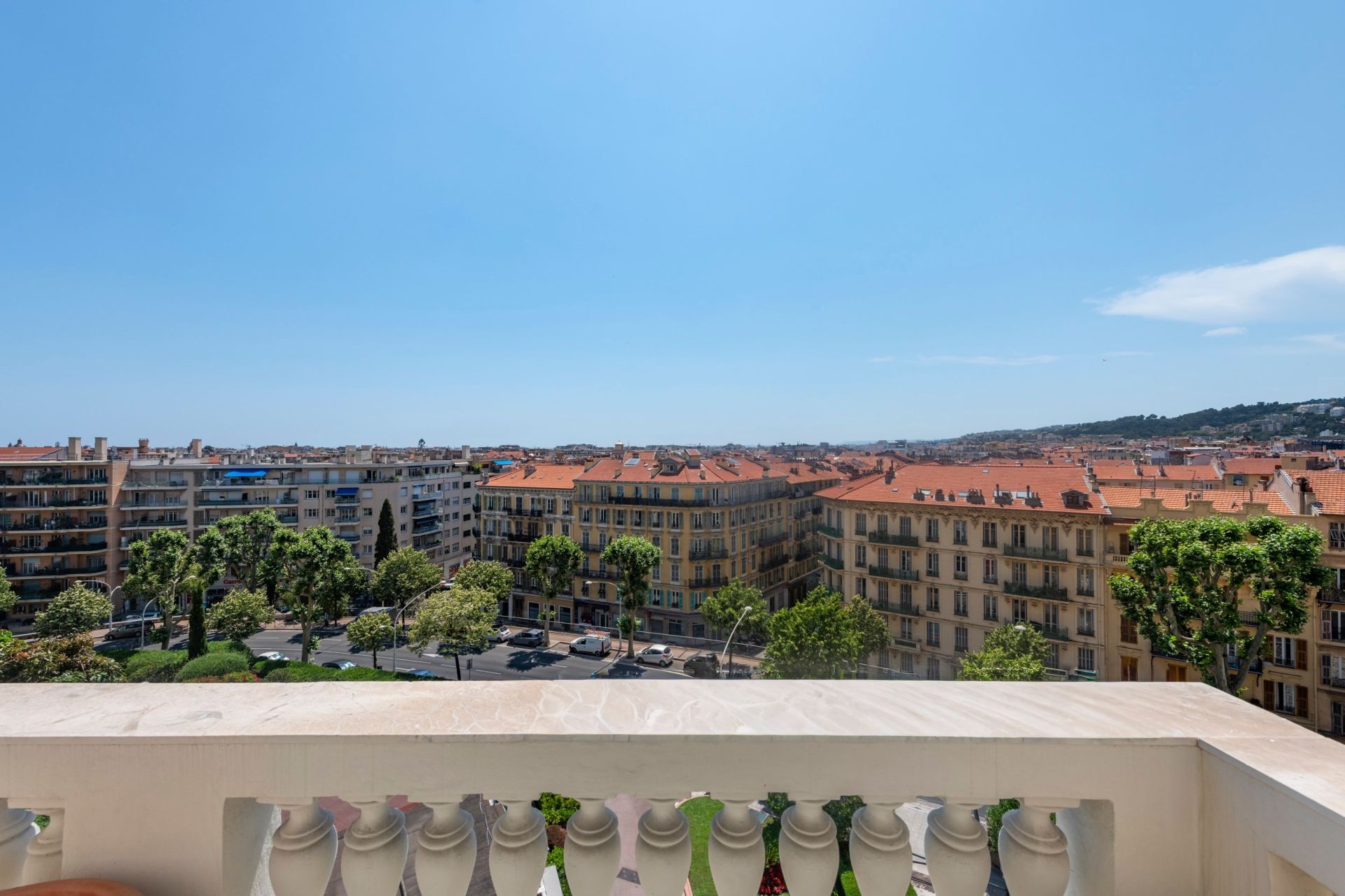 apartment 6 Rooms for sale on NICE (06000)